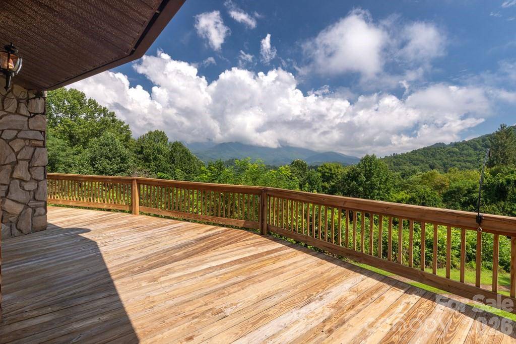 417 Quiet Forest LN, Sylva, NC 28779