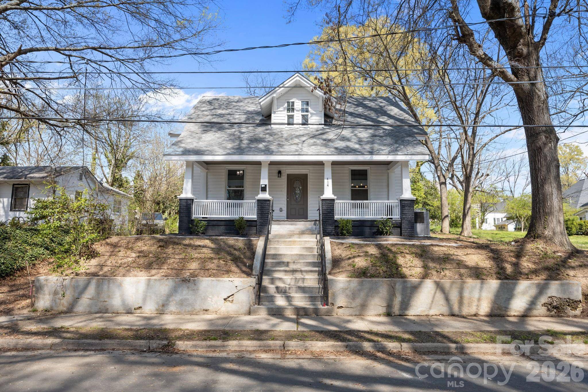 414 W Sharpe ST, Statesville, NC 28677