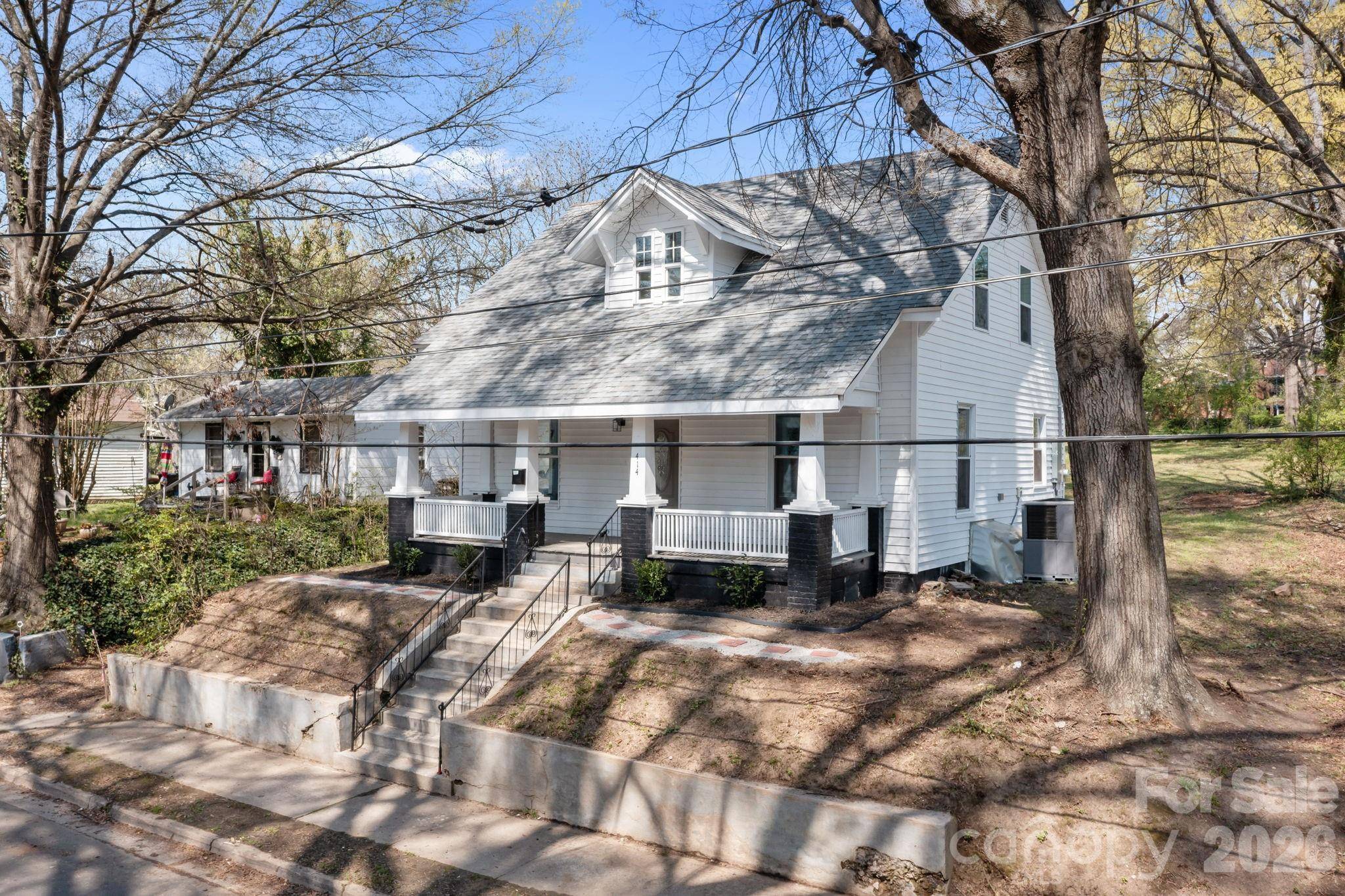 414 W Sharpe ST, Statesville, NC 28677