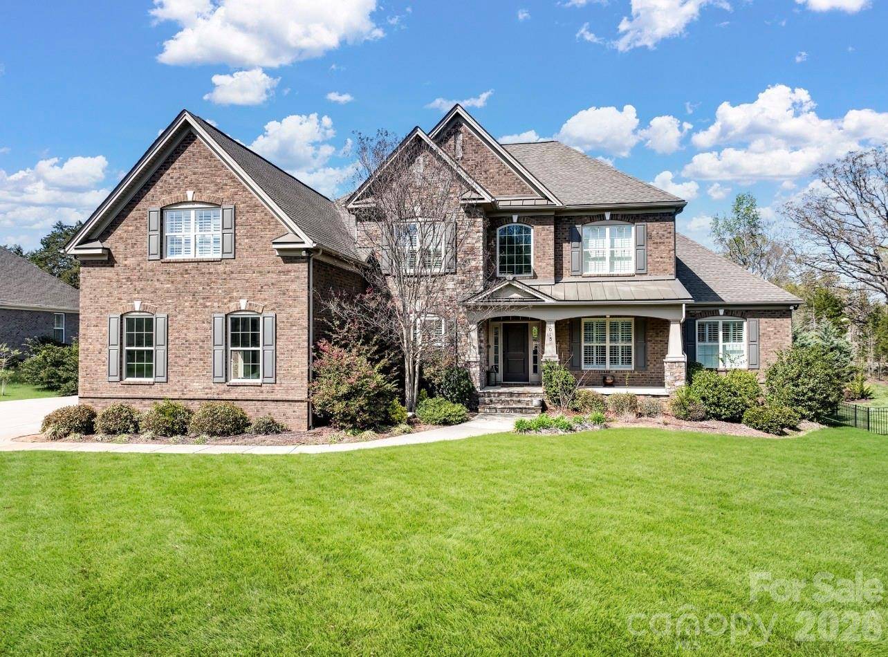 1015 Golden Bell DR, Waxhaw, NC 28173