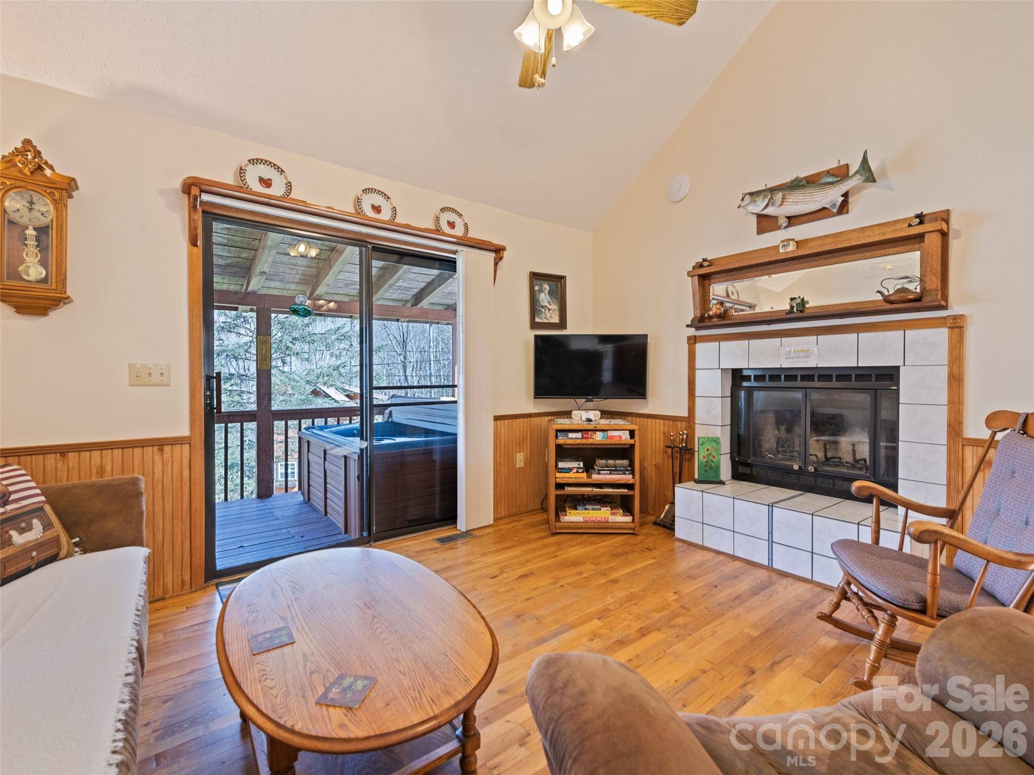 46 Stump LN, Maggie Valley, NC 28751