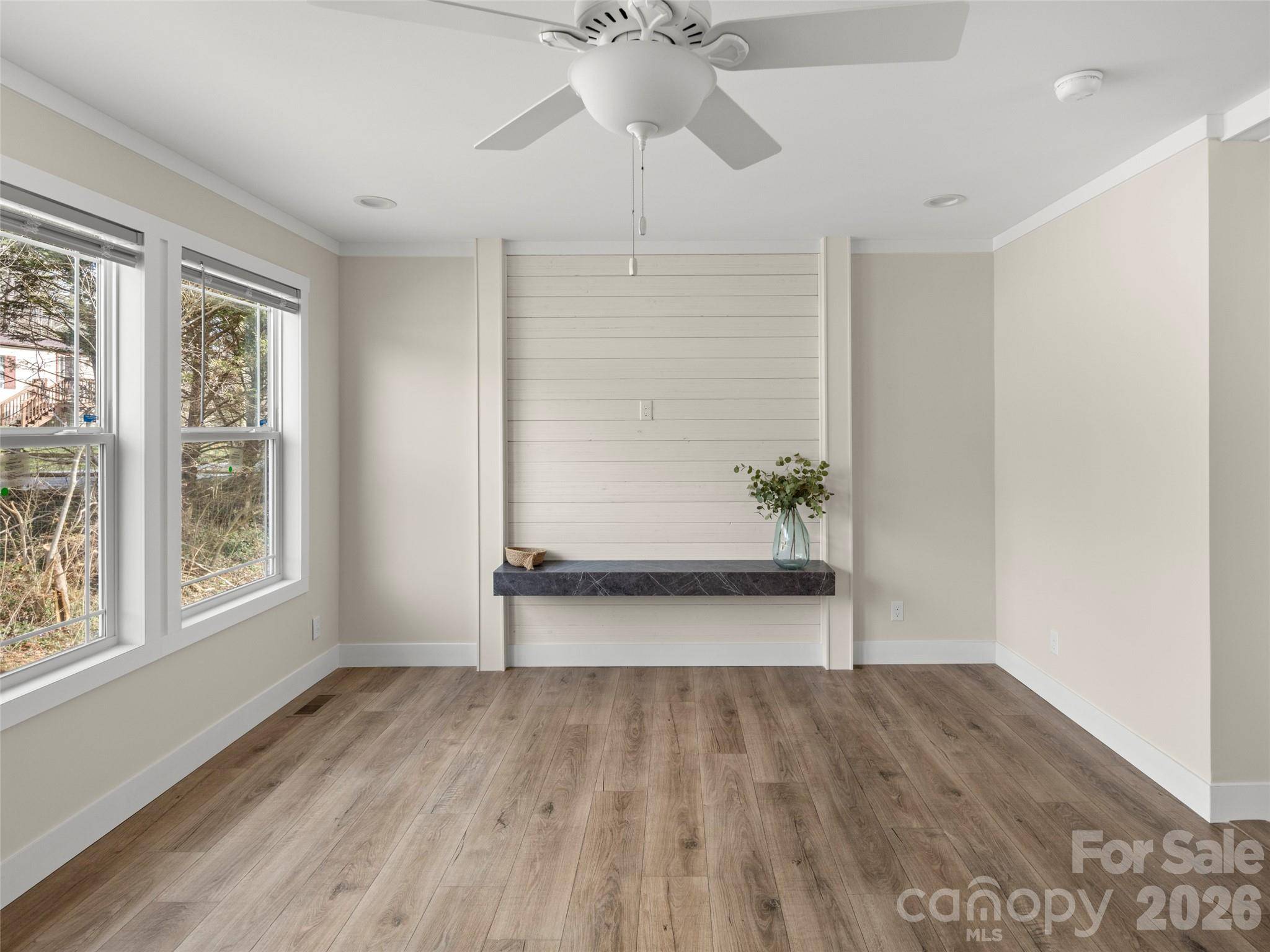 2095 Emmas Grove RD, Fairview, NC 28730