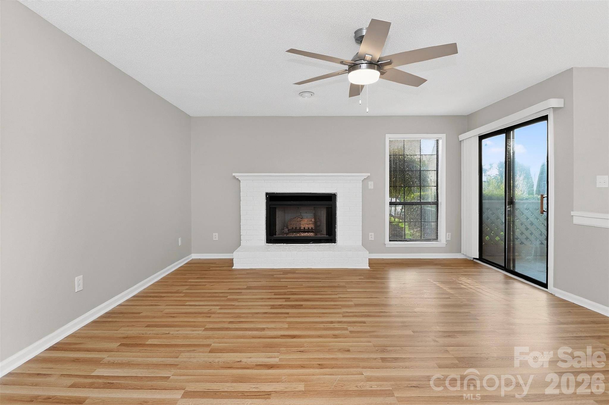 5862 Harris Grove LN, Charlotte, NC 28212