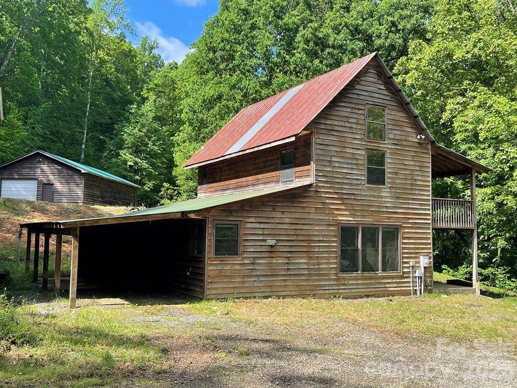 930 Copperhead CV, Sylva, NC 28779
