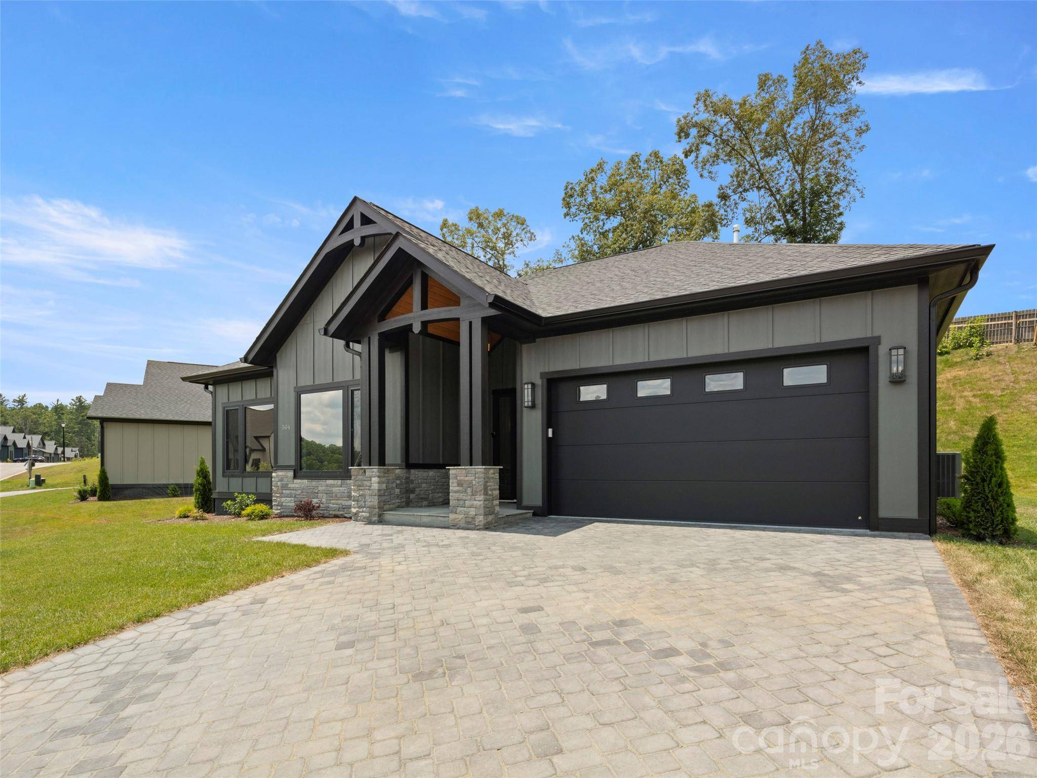 504 Blue River DR, Arden, NC 28704