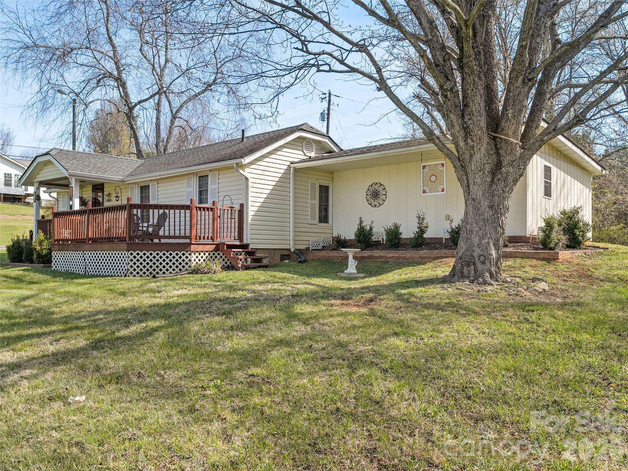 19 Mingus ST, Canton, NC 28716