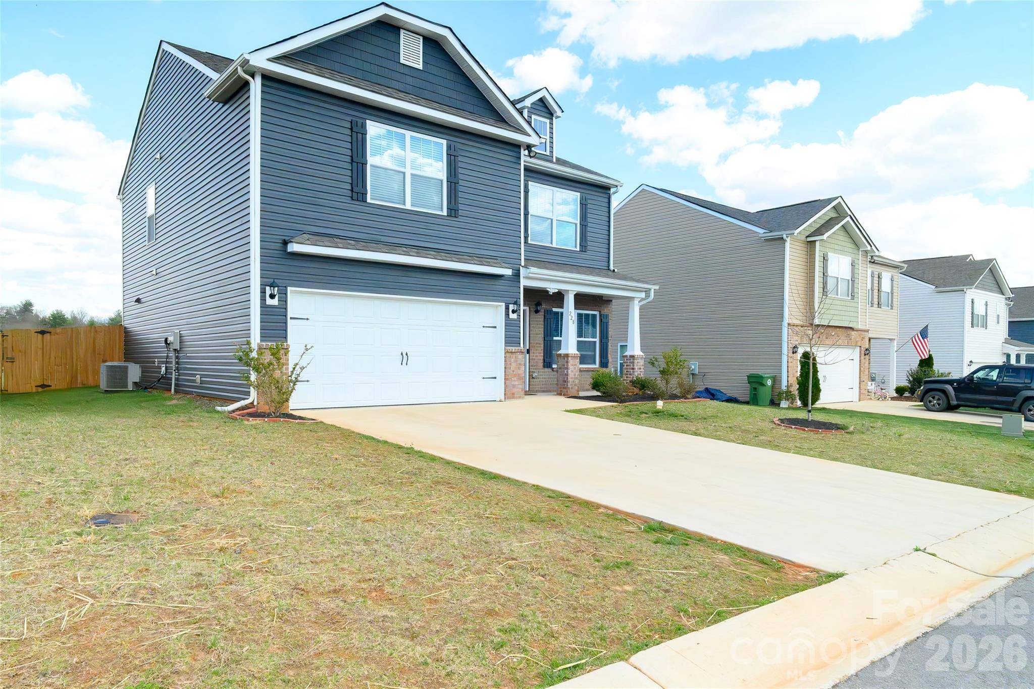 228 Ridgeview LN, Mars Hill, NC 28754