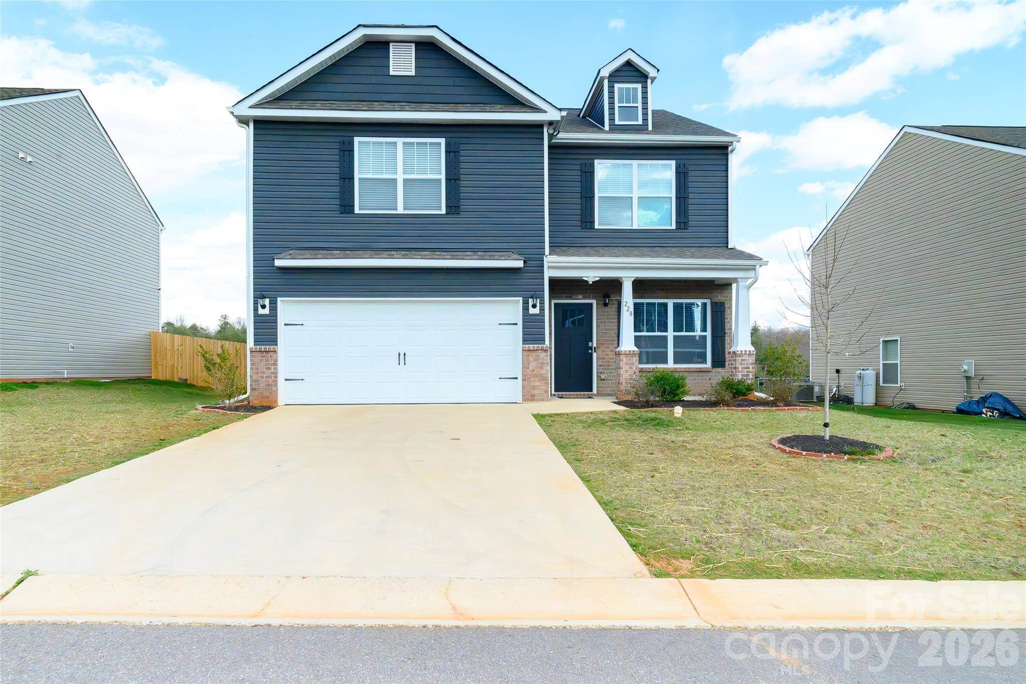 228 Ridgeview LN, Mars Hill, NC 28754