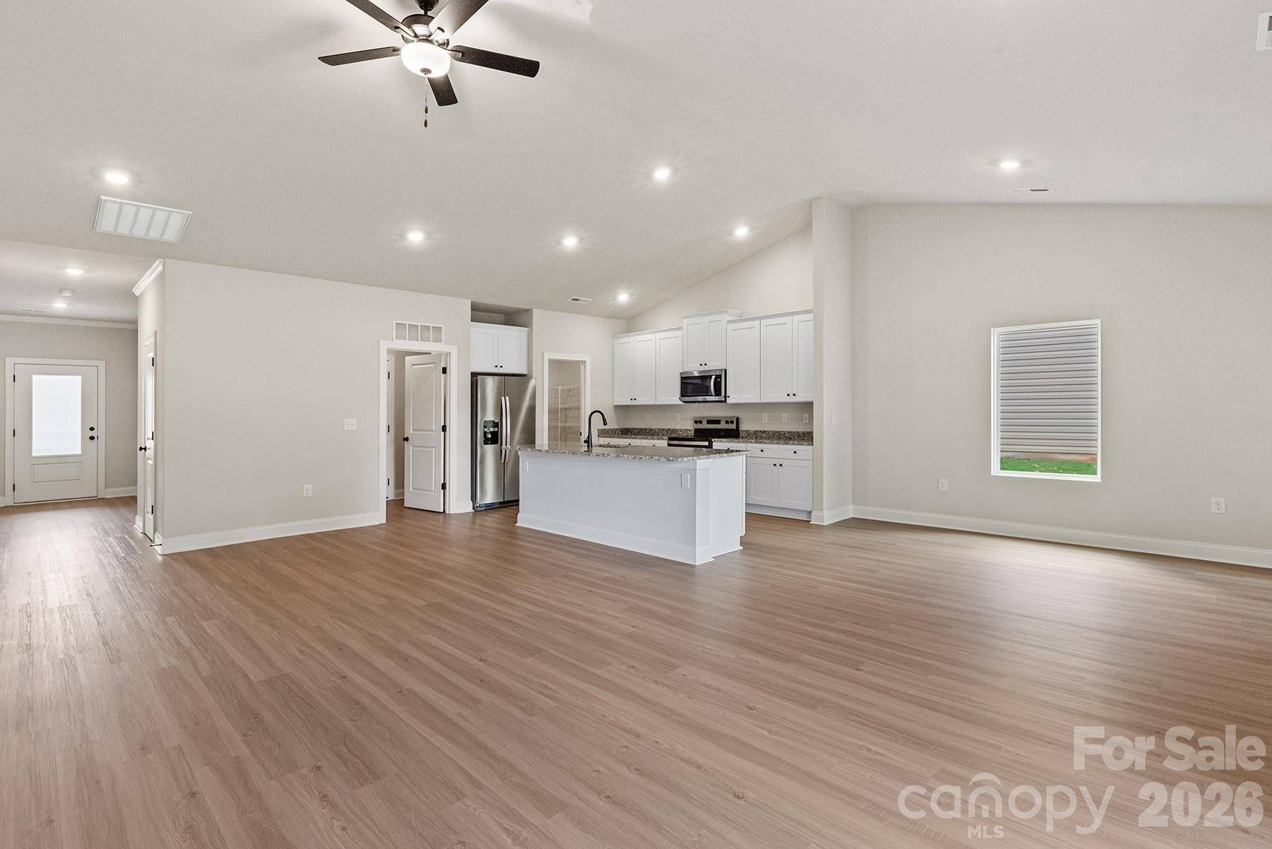 6721 Fairford DR, Charlotte, NC 28215