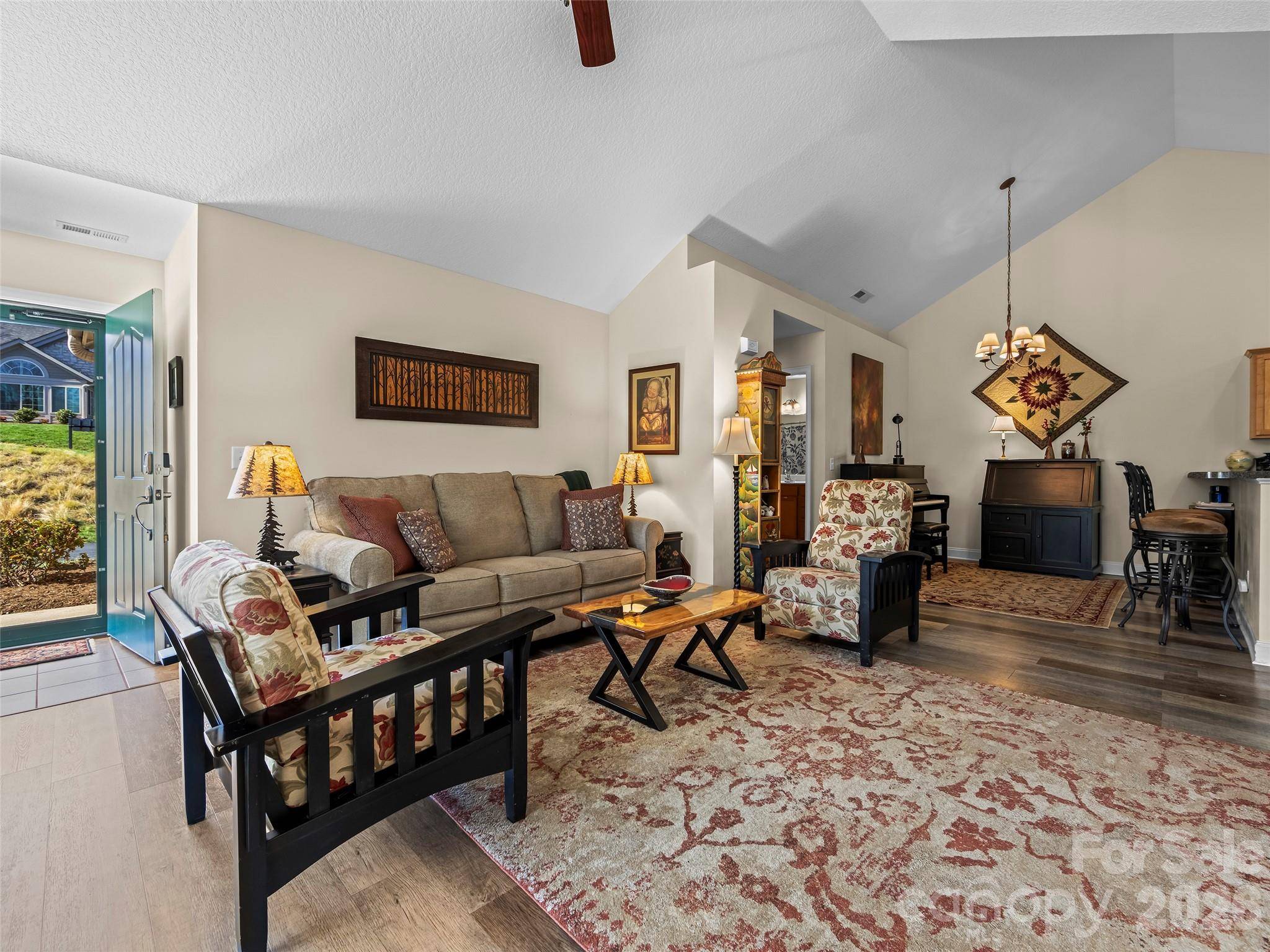 81 Outlook CIR, Swannanoa, NC 28778