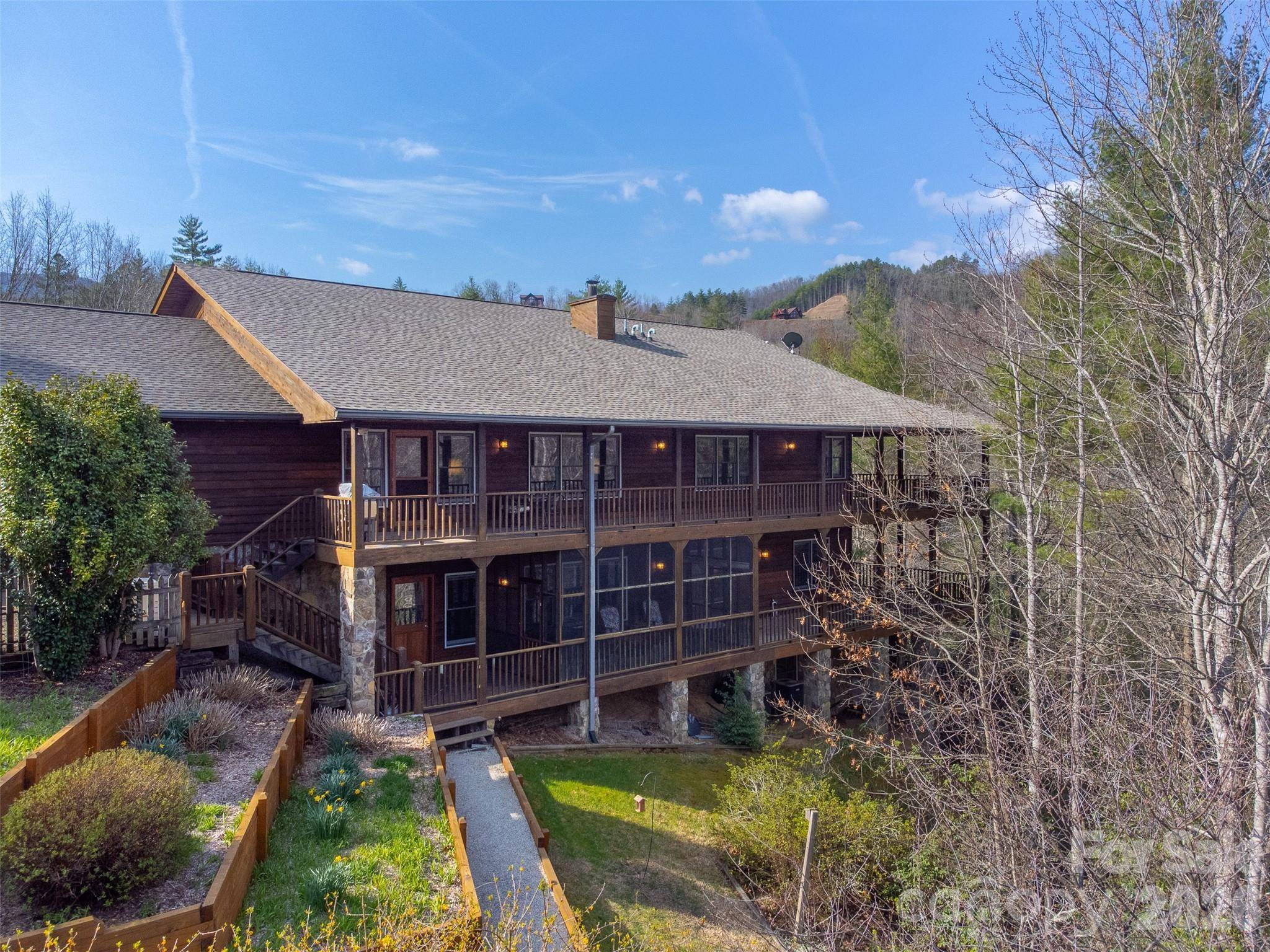 750 Double Springs DR, Almond, NC 28702