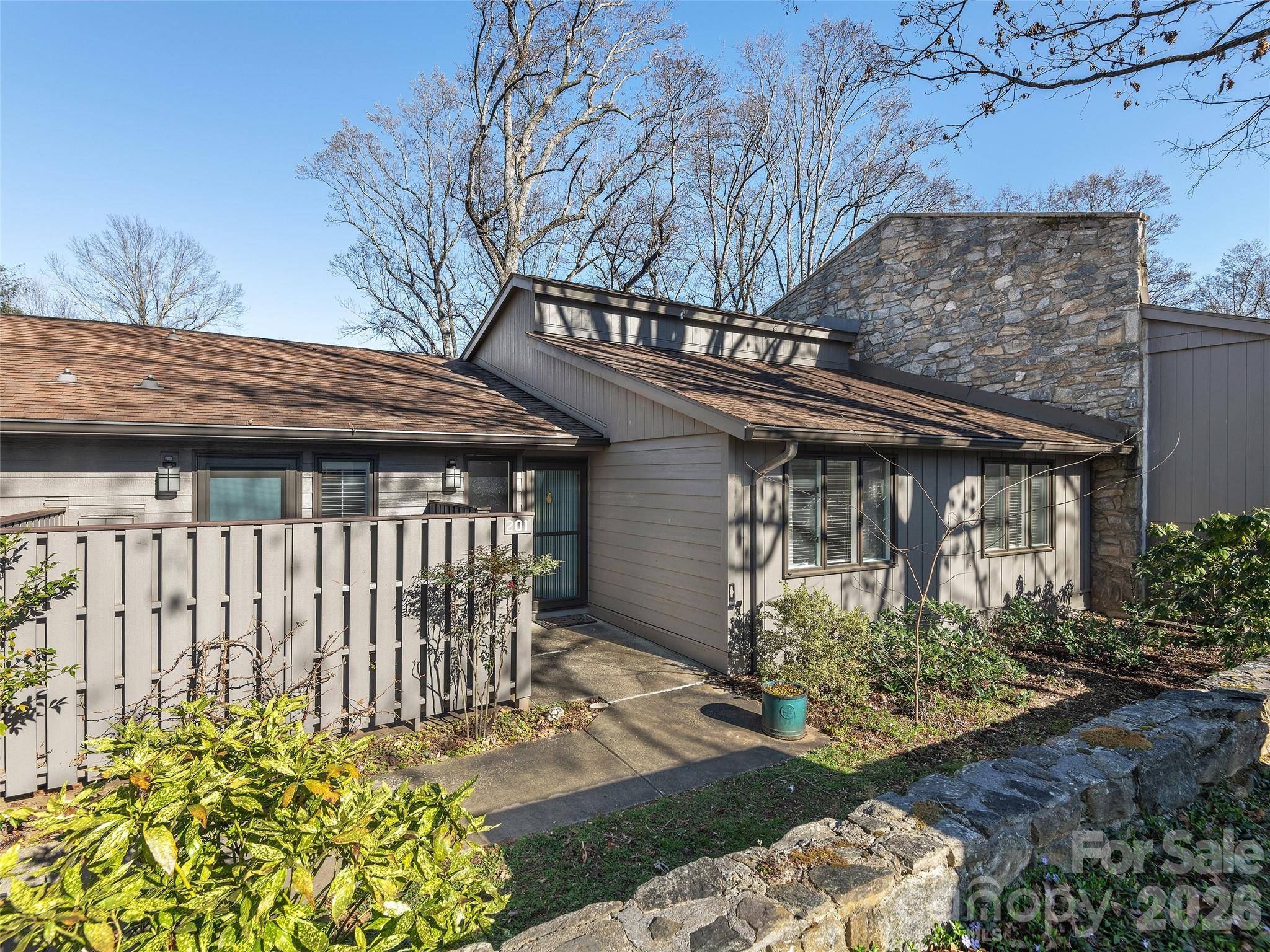 201 Crowfields DR, Asheville, NC 28803
