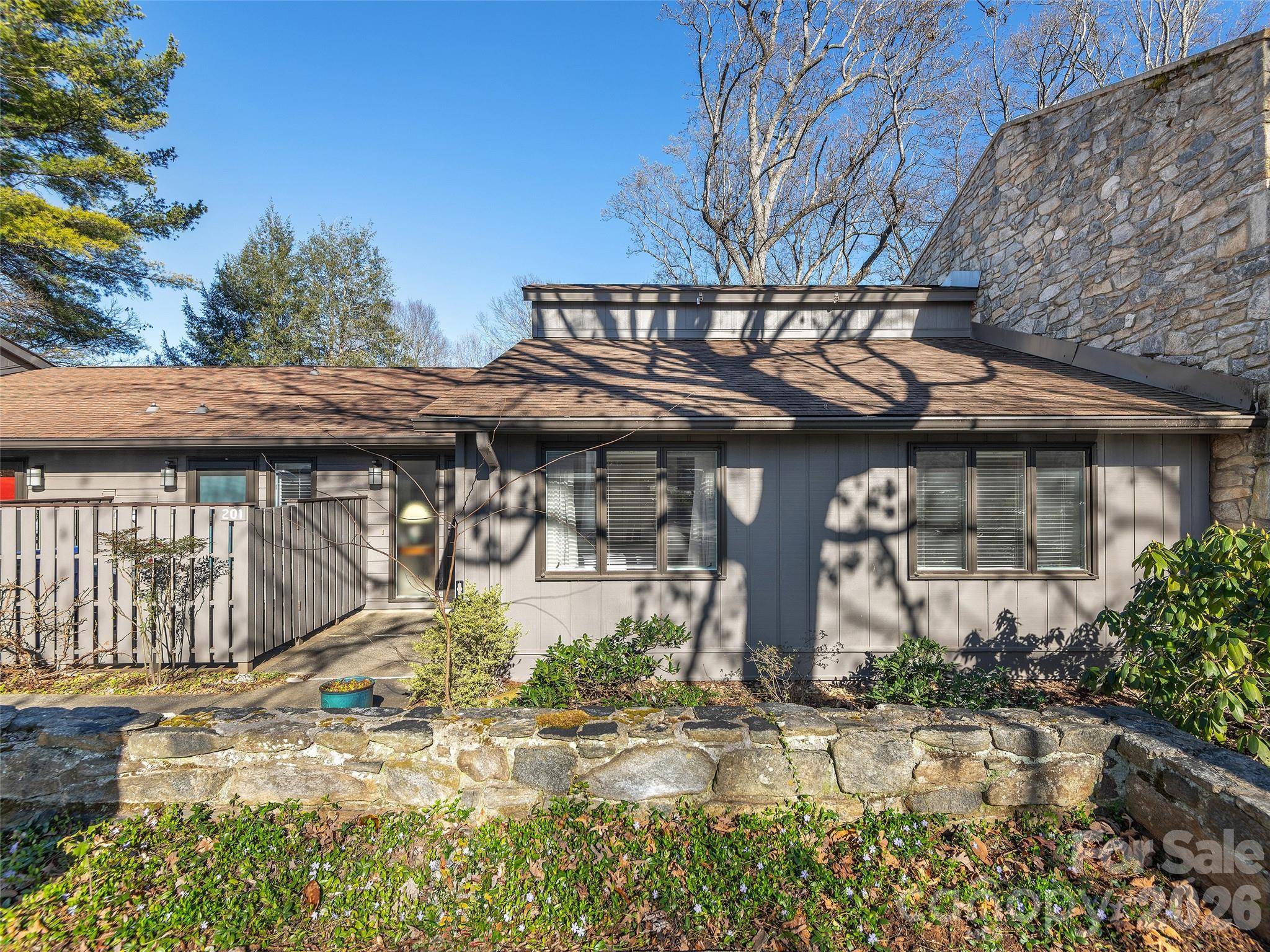 201 Crowfields DR, Asheville, NC 28803
