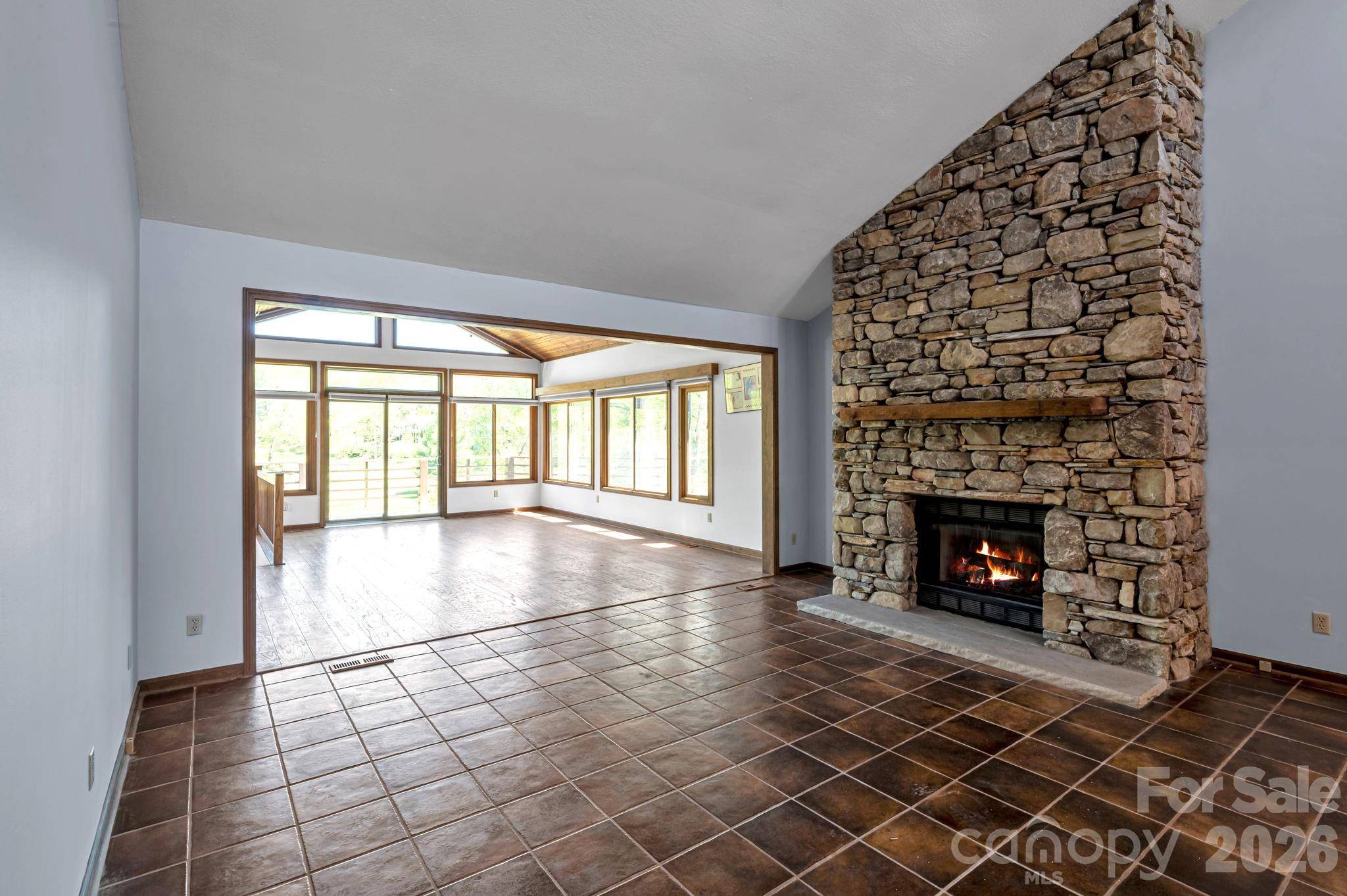 3104 Cove Loop RD, Hendersonville, NC 28739