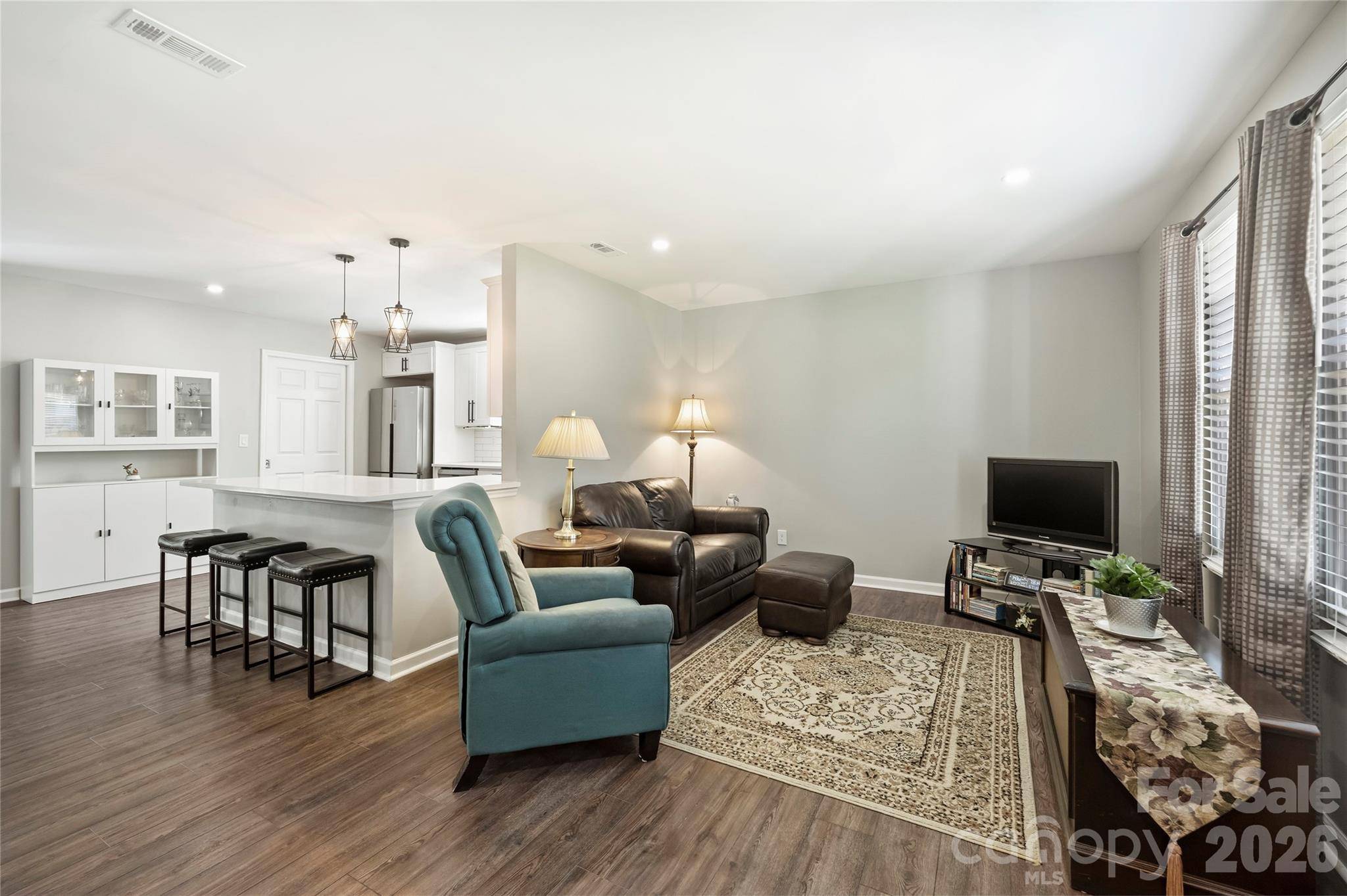 3724 Cobbleridge DR, Charlotte, NC 28215