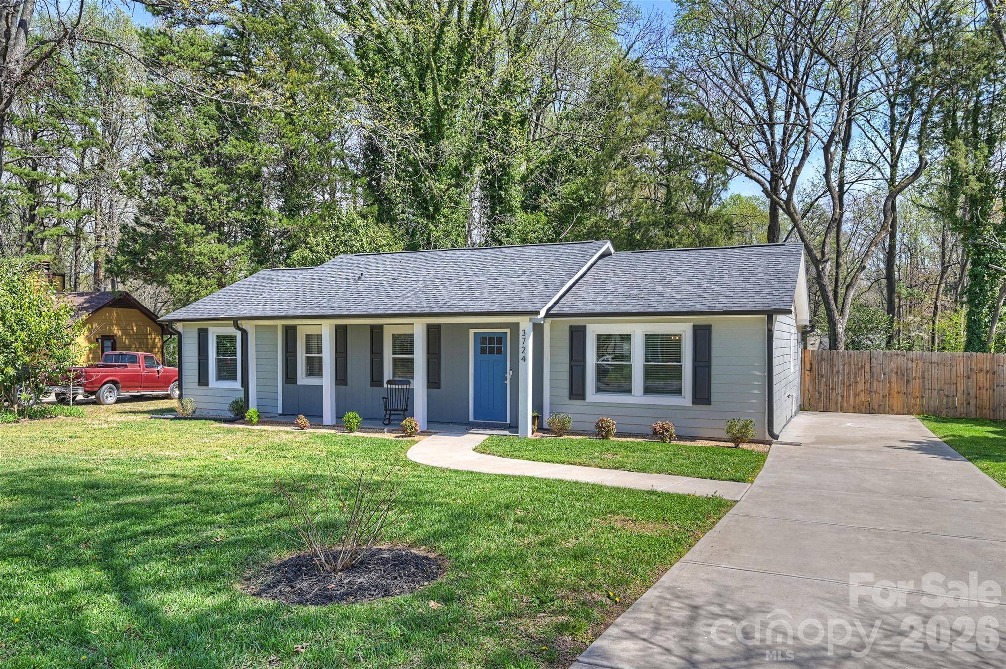 3724 Cobbleridge DR, Charlotte, NC 28215
