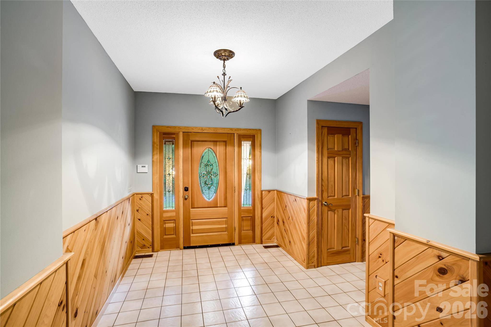 1087 Brigadoon DR, Clyde, NC 28721
