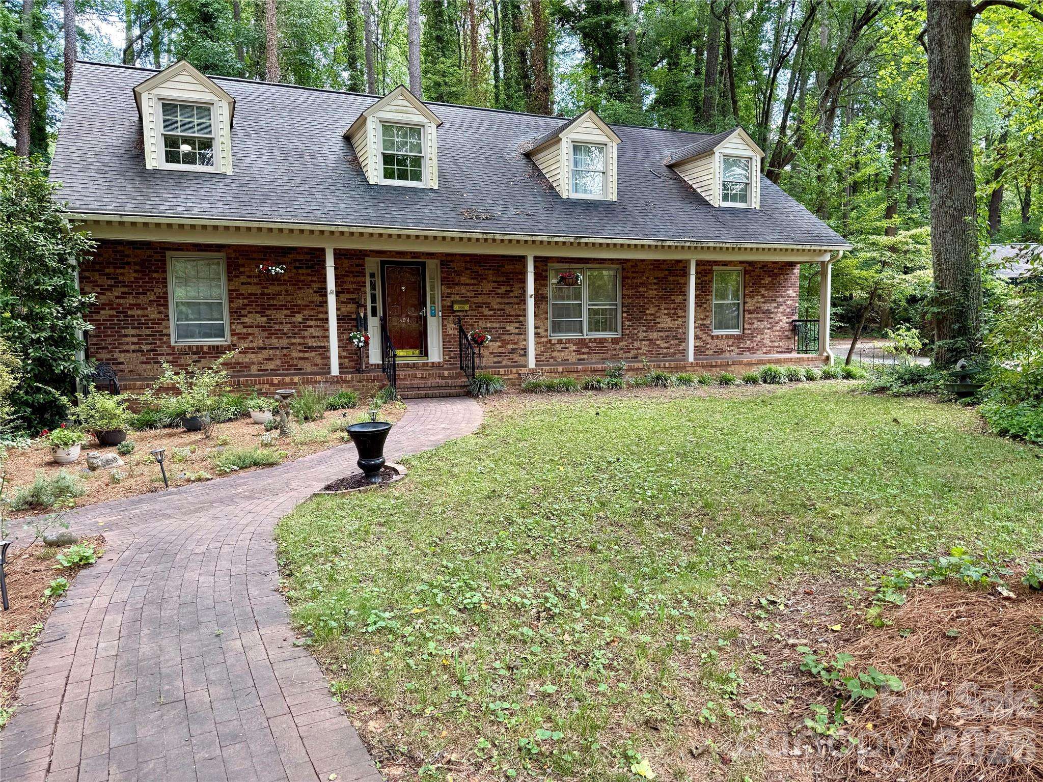 604 Whittington PL, Statesville, NC 28677