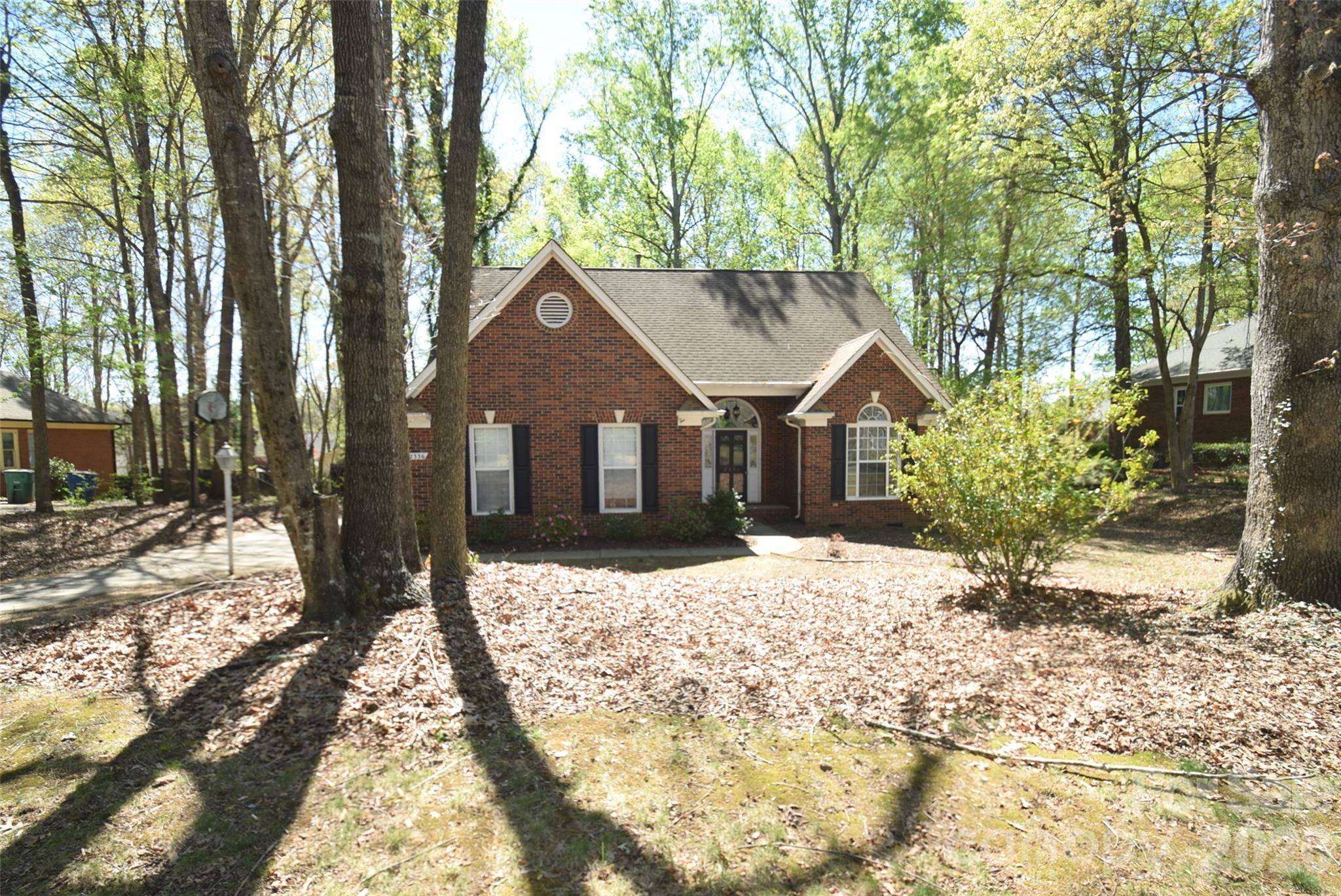 2336 Mill House LN, Matthews, NC 28104