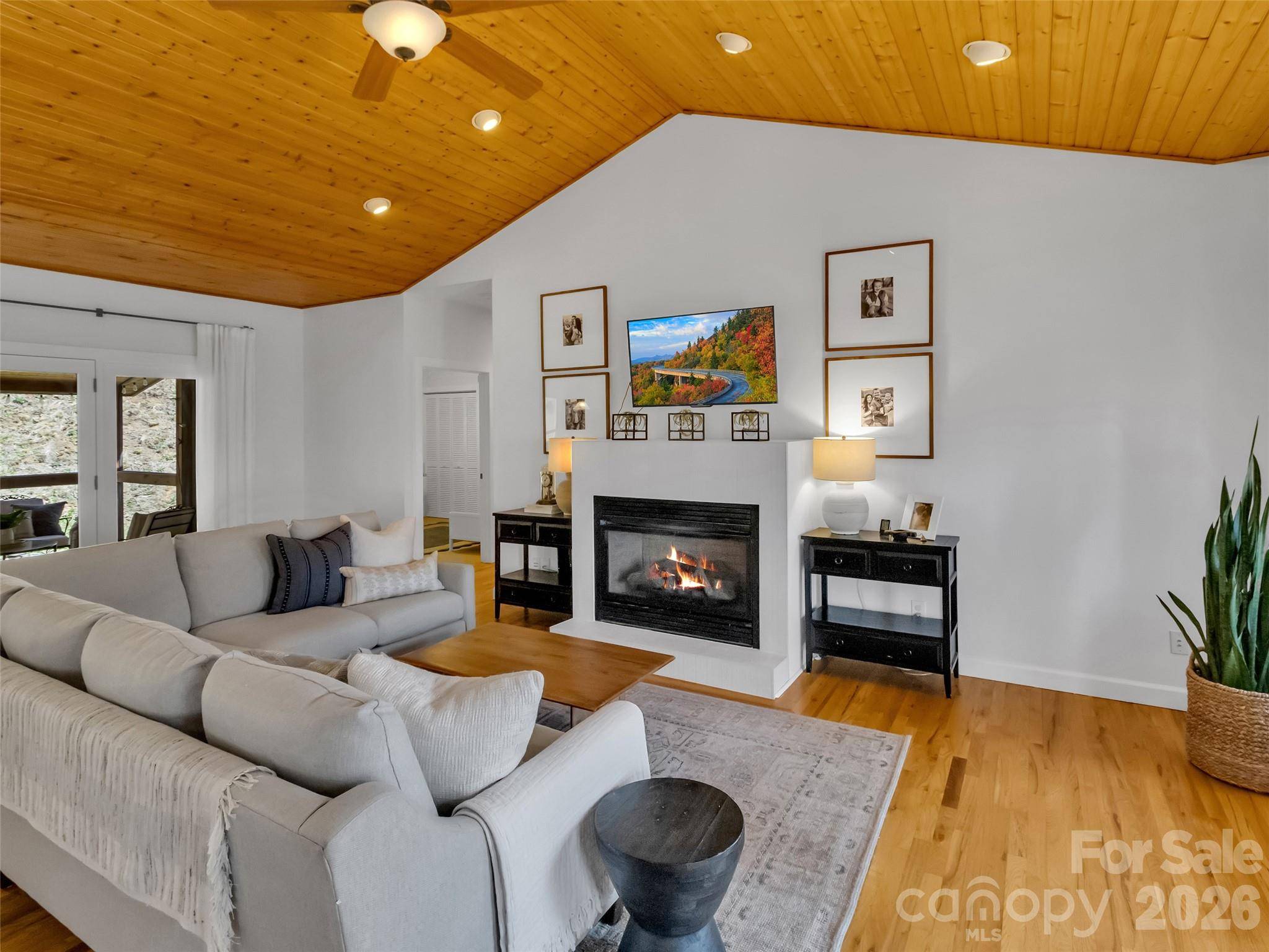 523 Brandywine RD, Waynesville, NC 28786