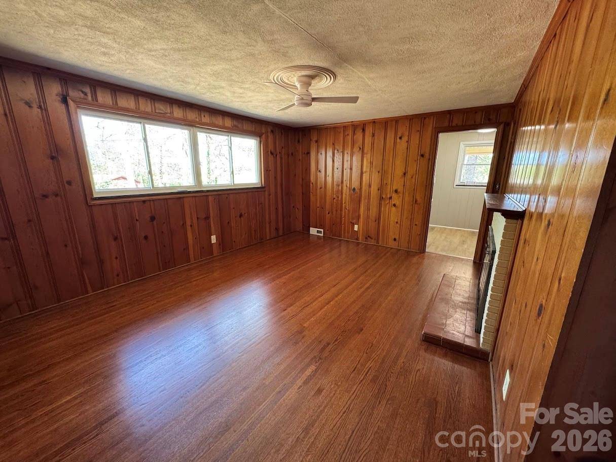 4424 Back Creek Church RD, Charlotte, NC 28213