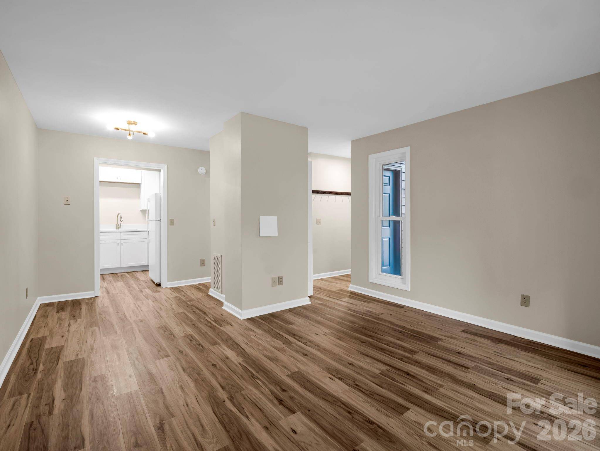 520 Courtwood LN #1-8, Hendersonville, NC 28739