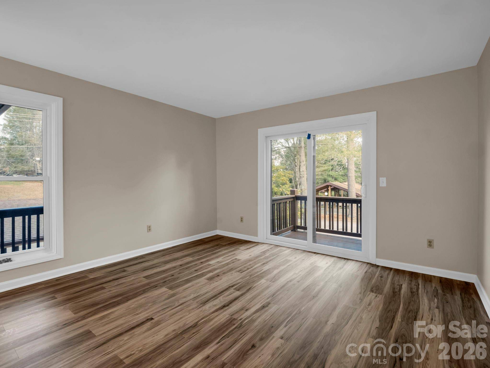 520 Courtwood LN #1-8, Hendersonville, NC 28739