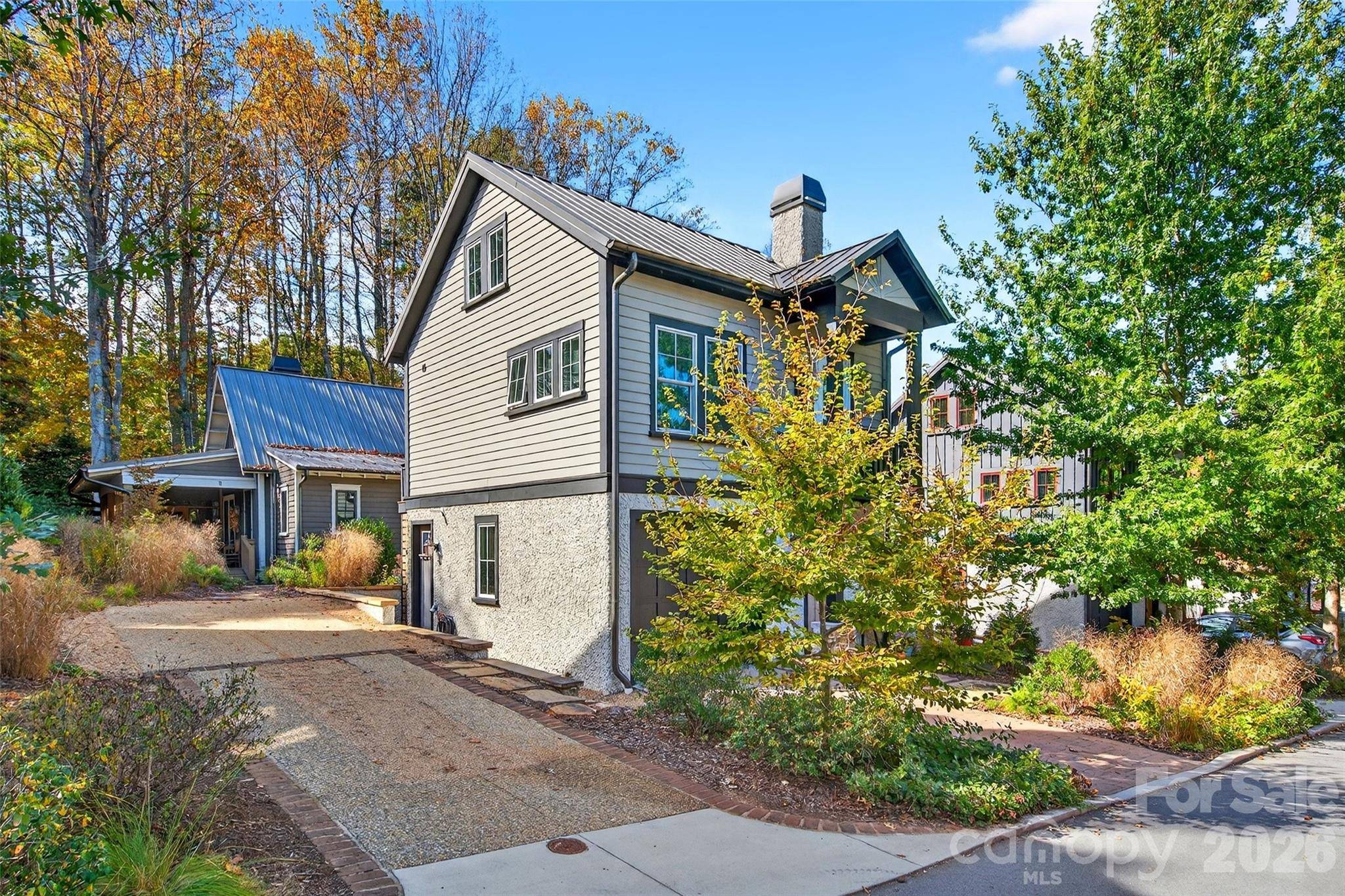 9 Fay Jones LN, Black Mountain, NC 28711
