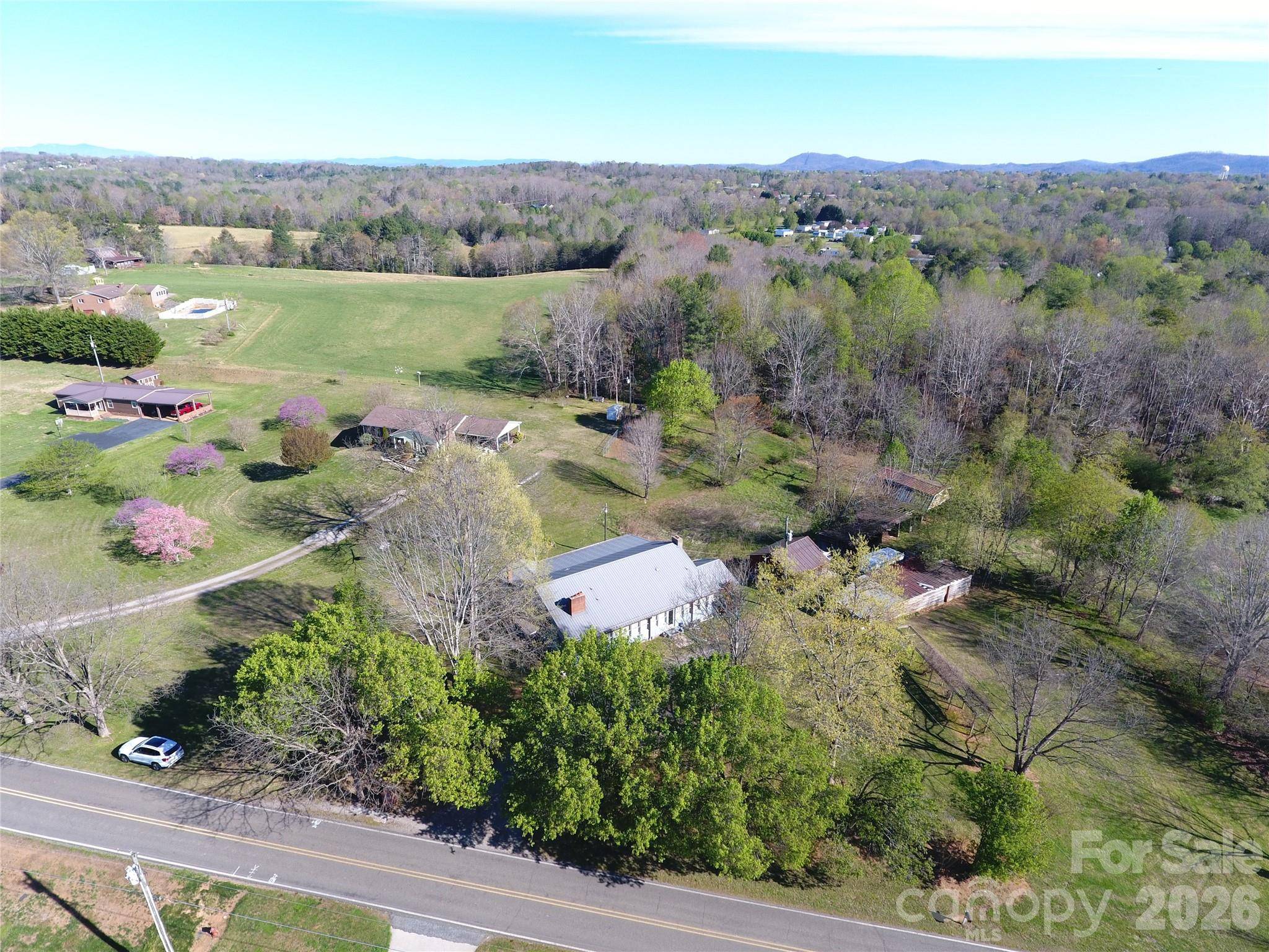 4543 Horseshoe Bend RD, Hudson, NC 28638