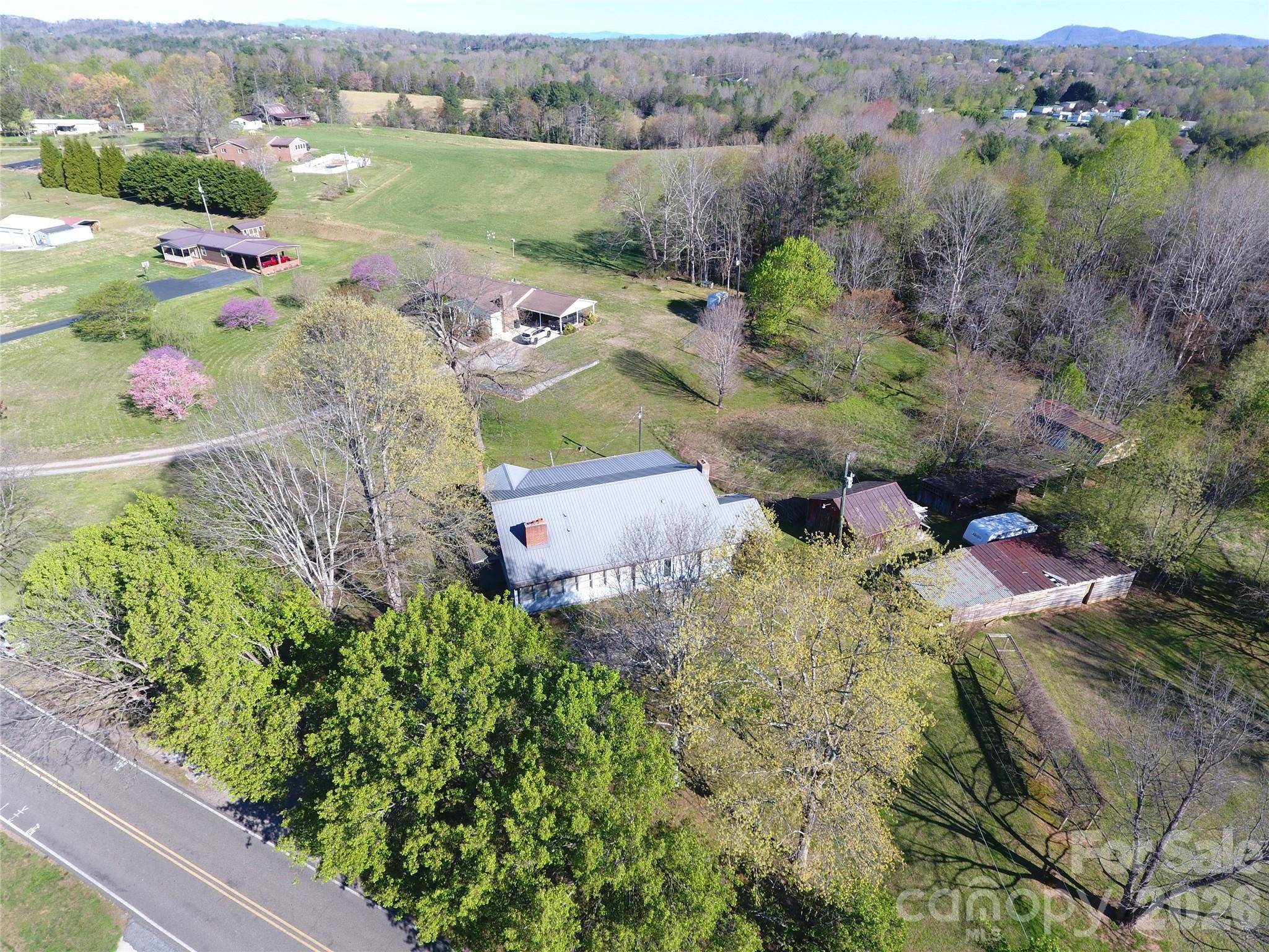 4543 Horseshoe Bend RD, Hudson, NC 28638