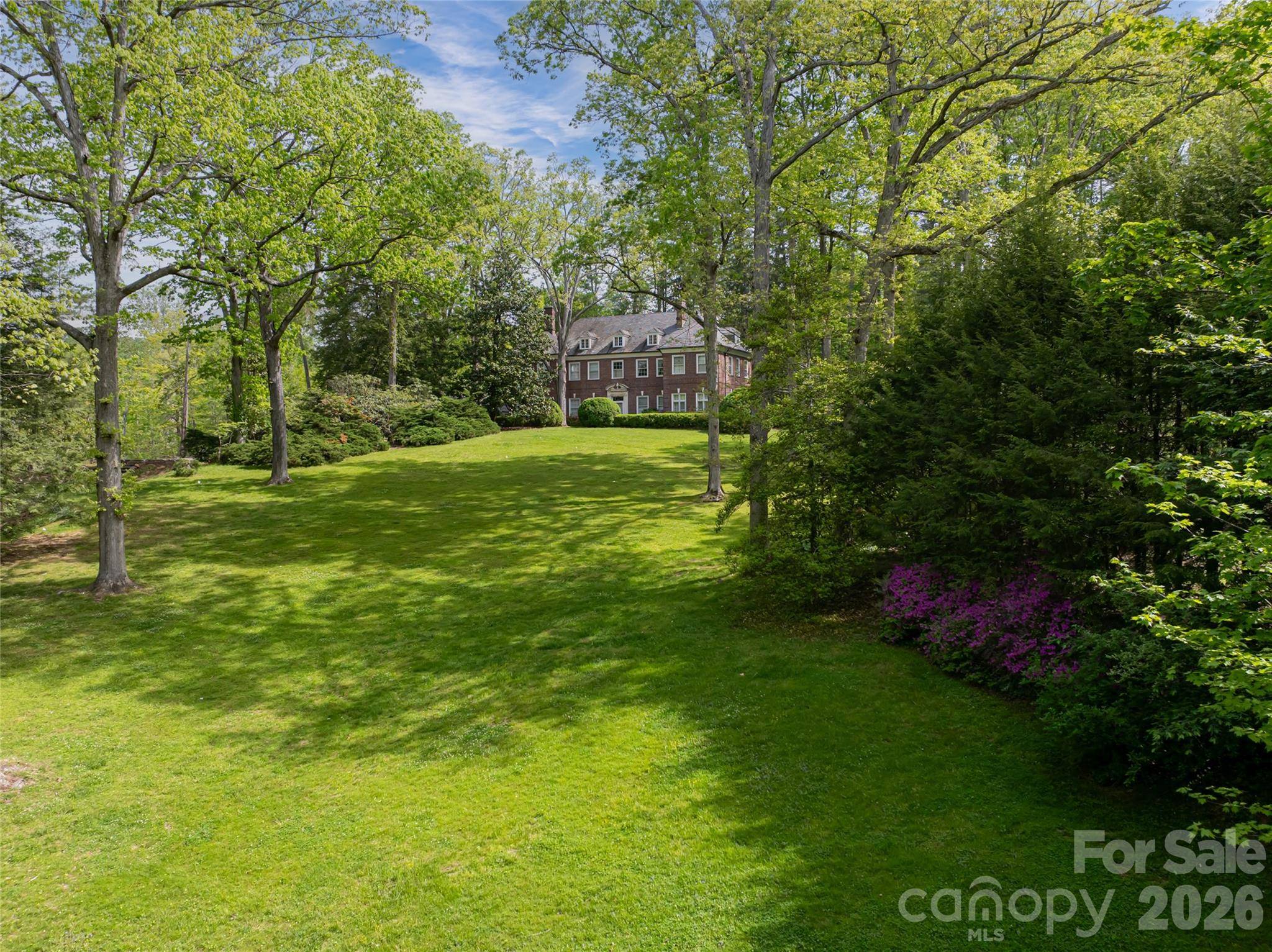 407 Vanderbilt RD, Asheville, NC 28803