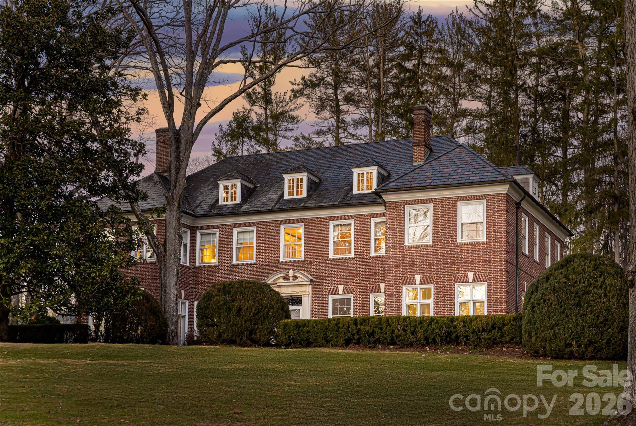 407 Vanderbilt RD, Asheville, NC 28803