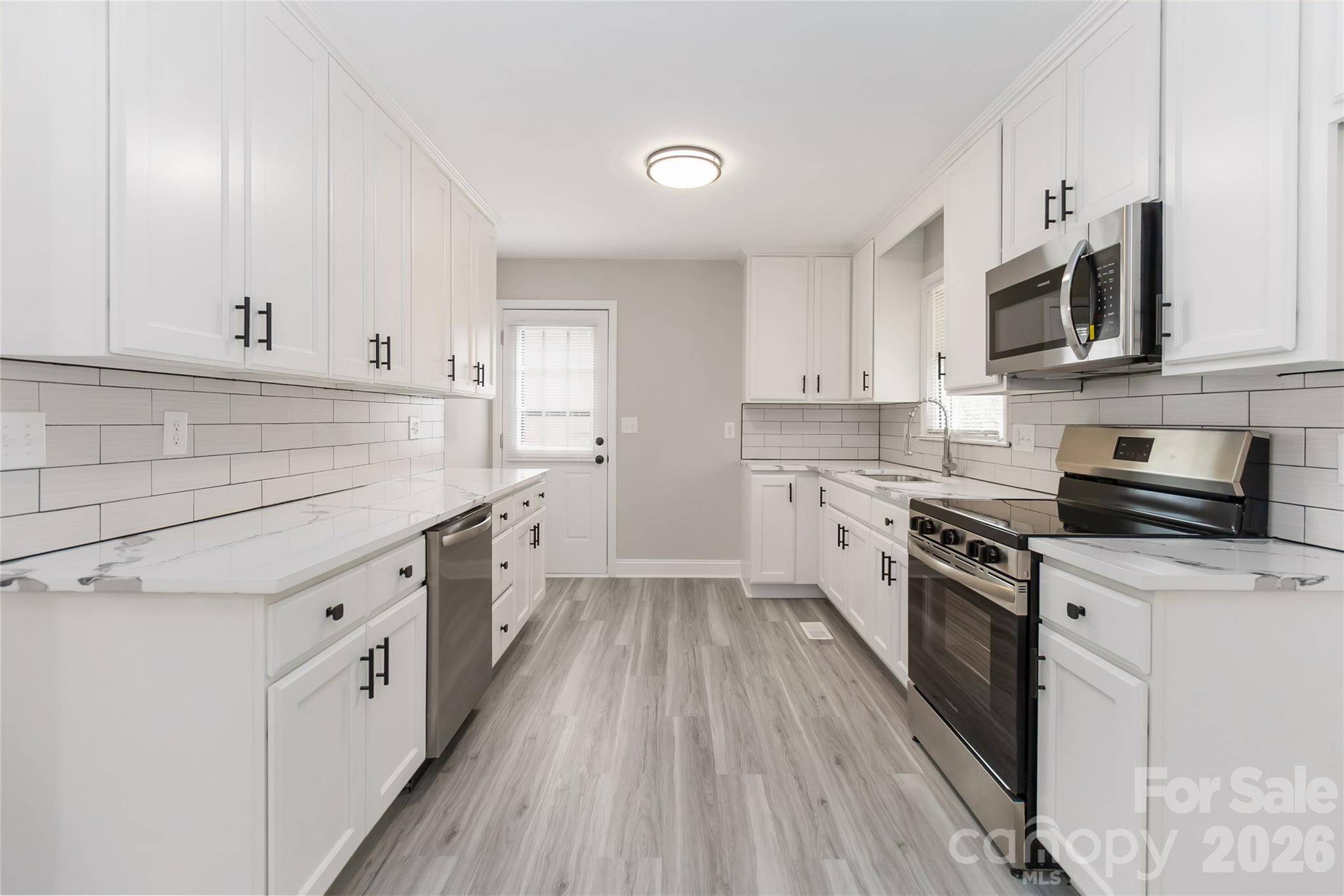 6726 Barrington DR, Charlotte, NC 28215
