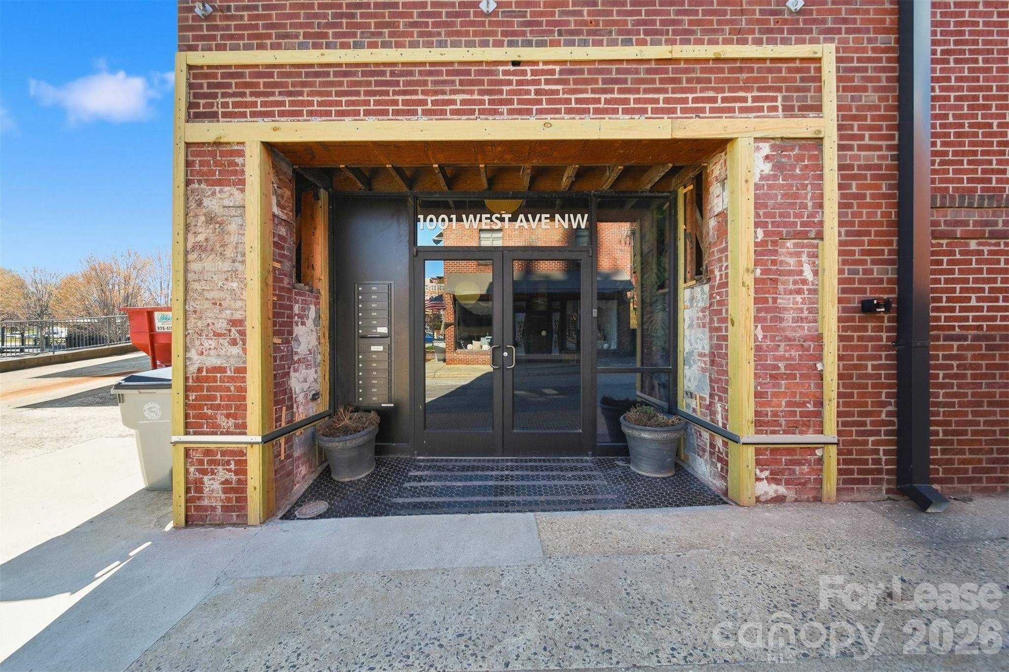 1001 W AVE NW, Lenoir, NC 28645