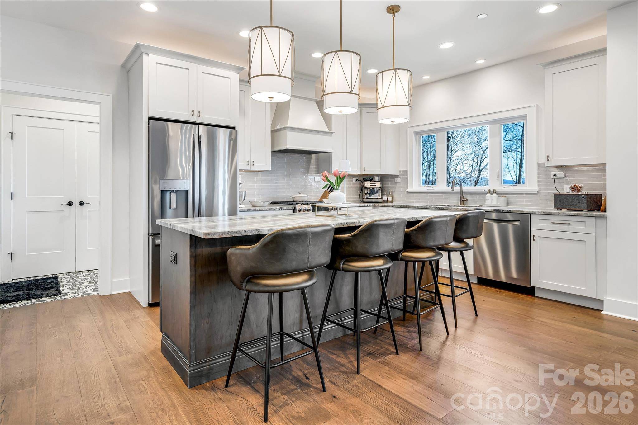 98 Rock Cliff WAY, Hendersonville, NC 28791