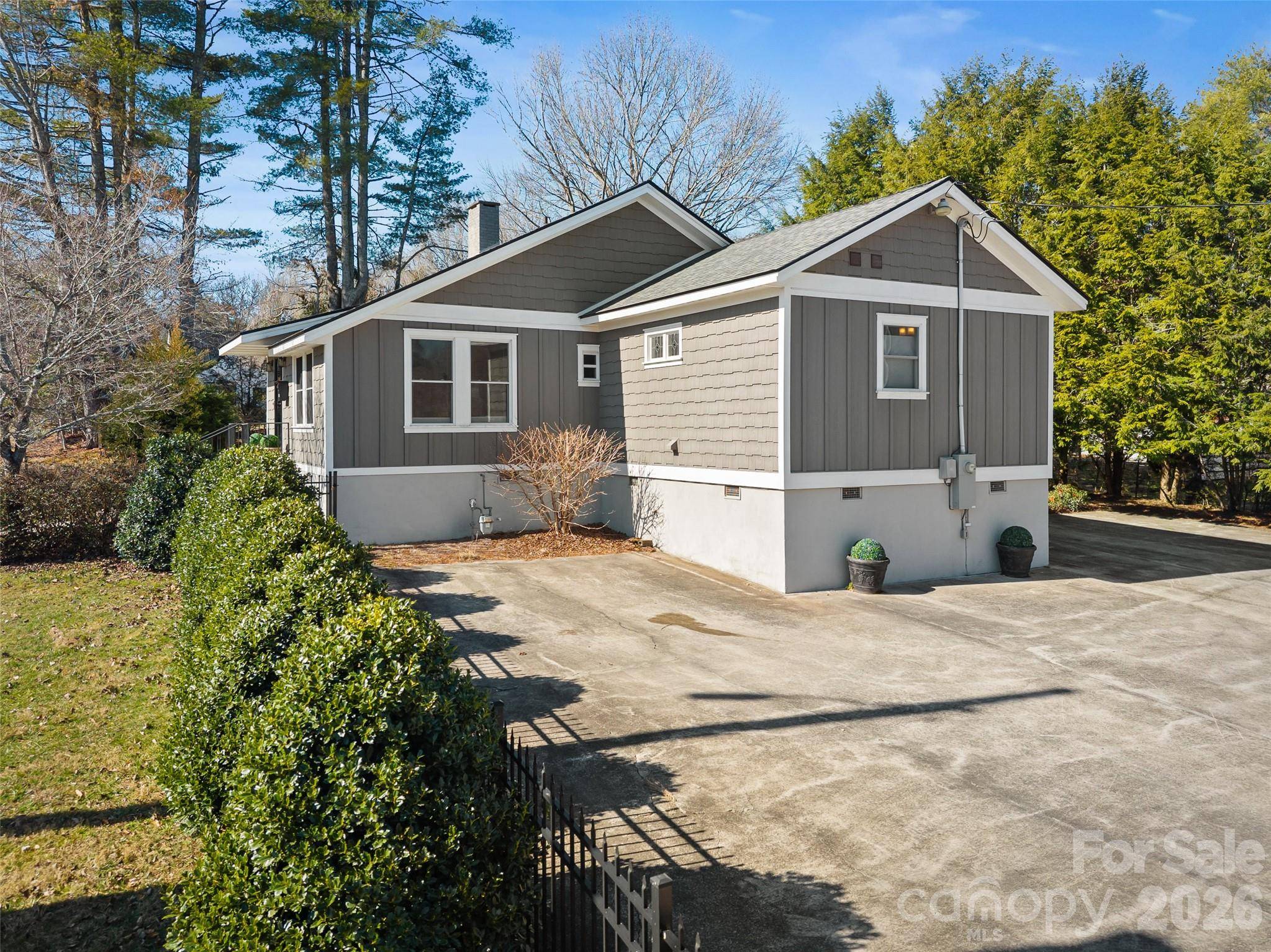 294 S Caldwell ST, Brevard, NC 28712