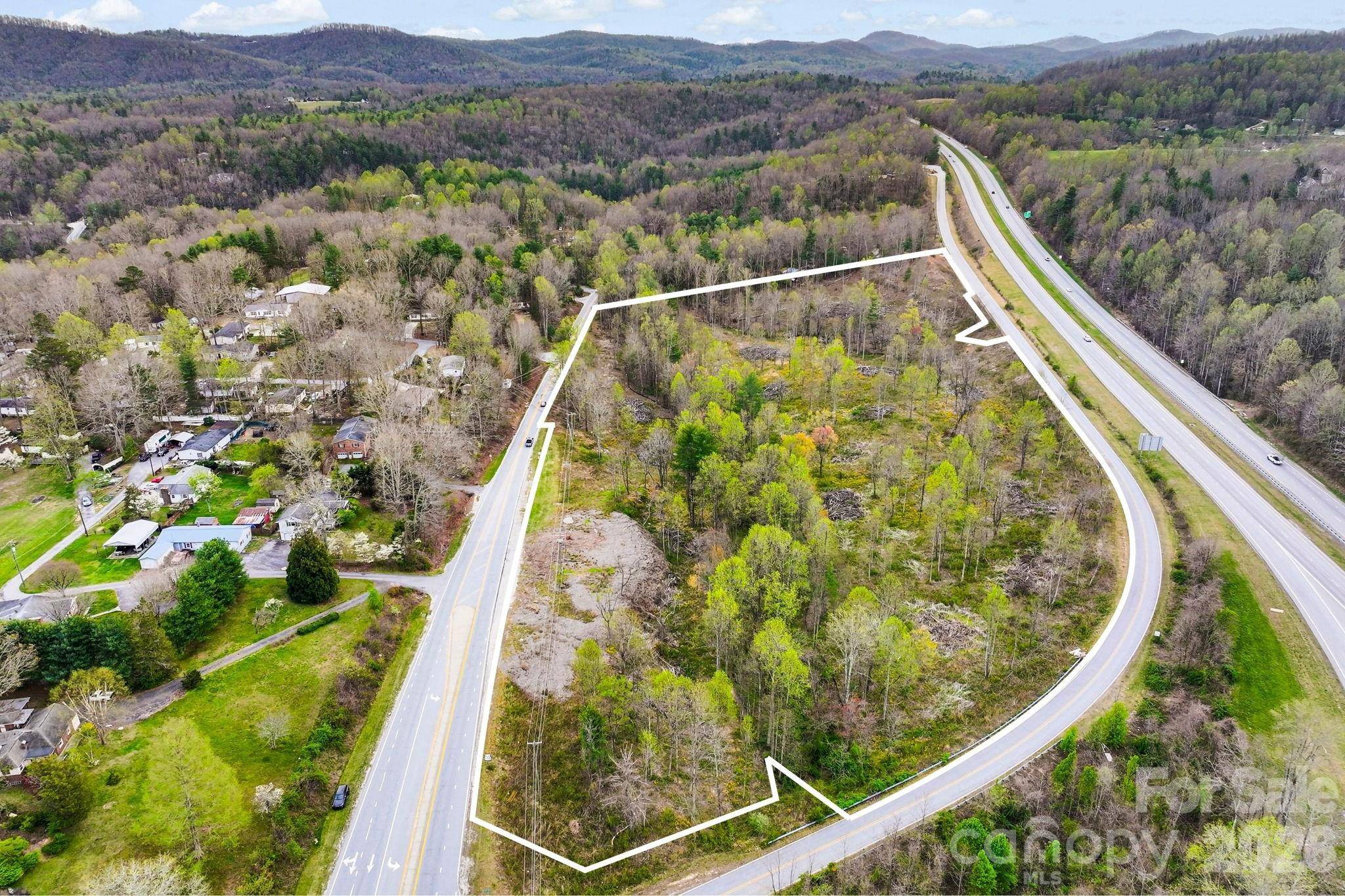 110 Laurel Acres LN, Flat Rock, NC 28731