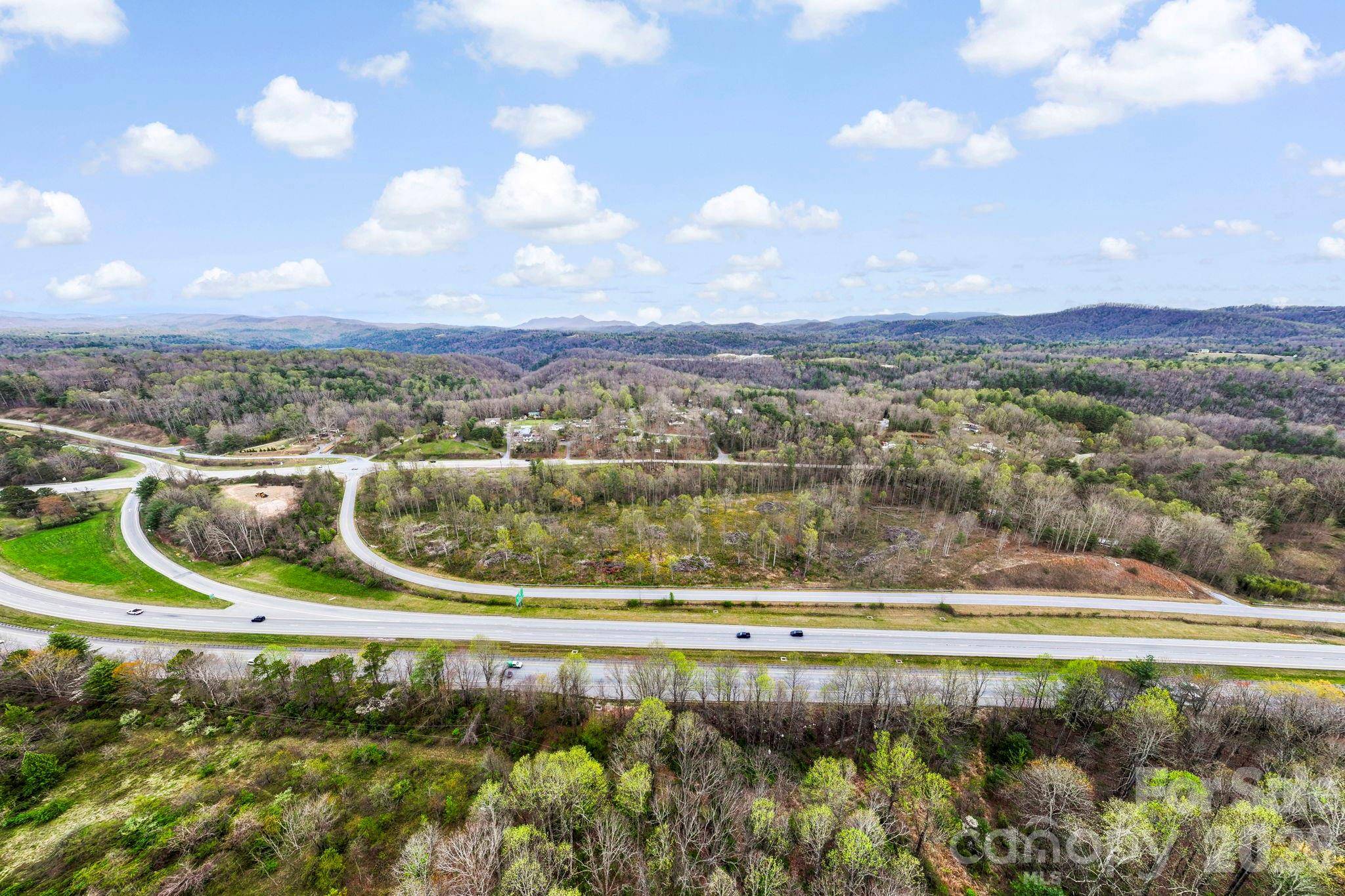 110 Laurel Acres LN, Flat Rock, NC 28731