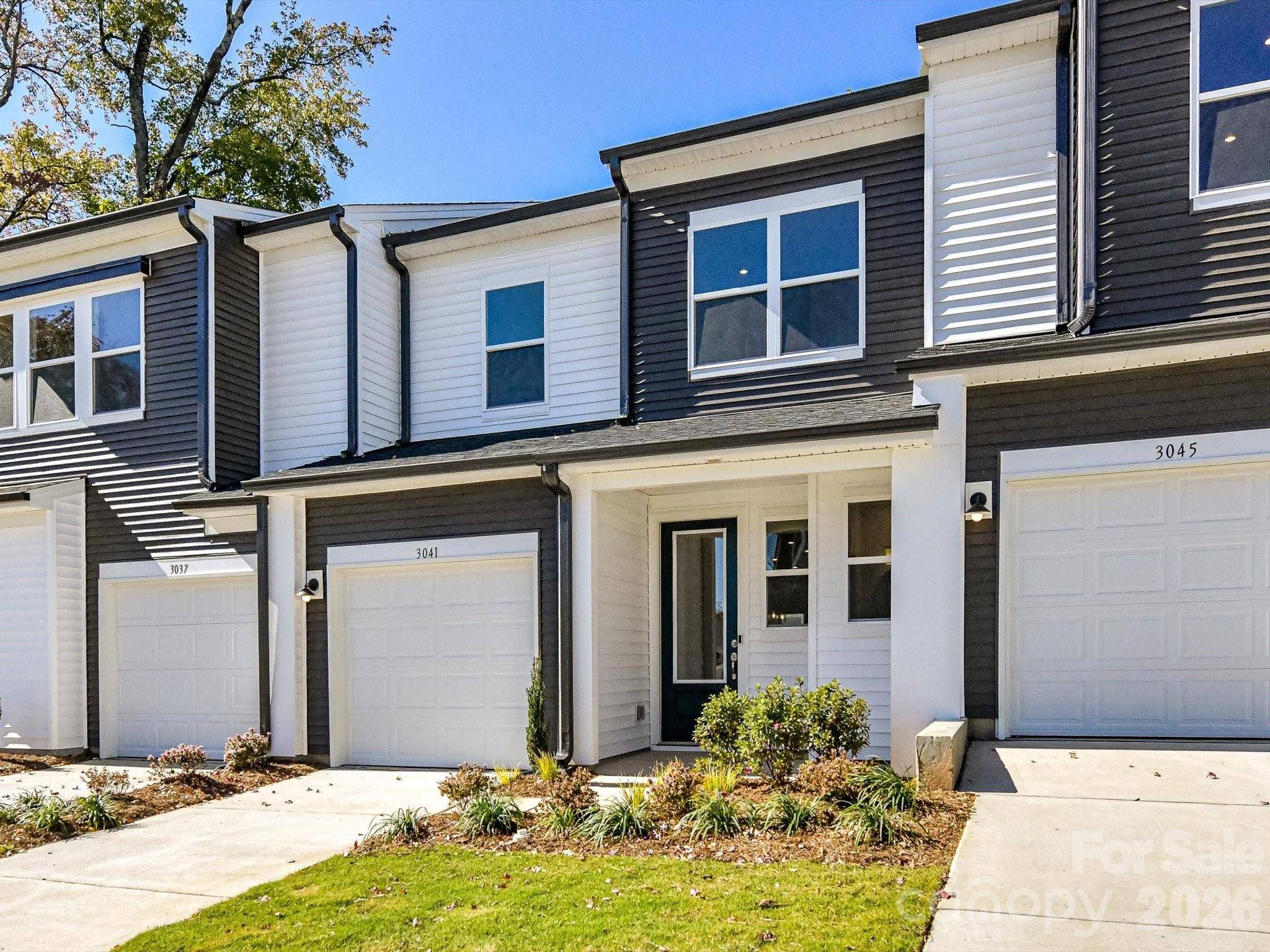 3041 Hutton Gardens LN, Charlotte, NC 28269