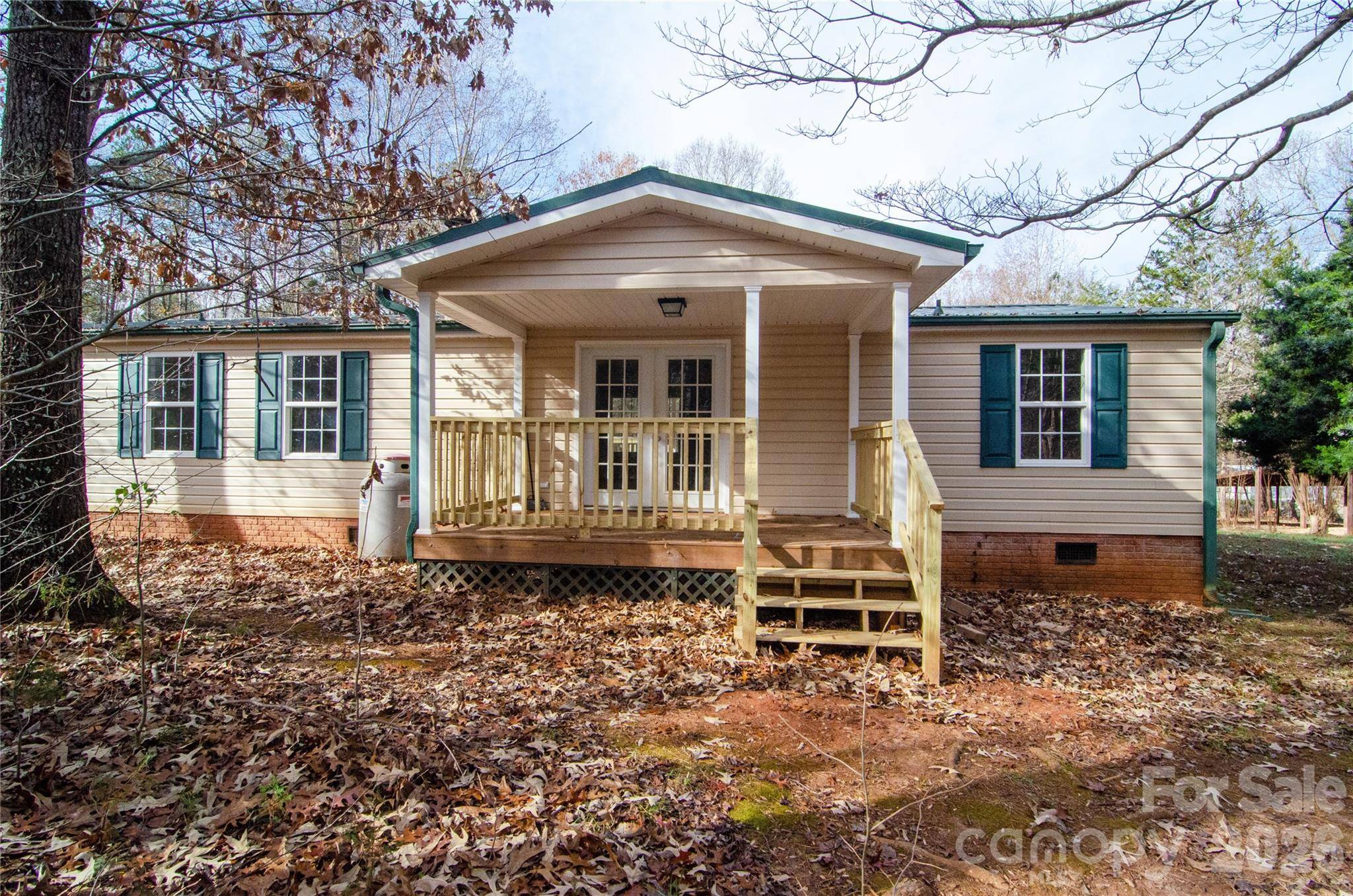 1415 Smith Woods LN, Hickory Grove, SC 29717