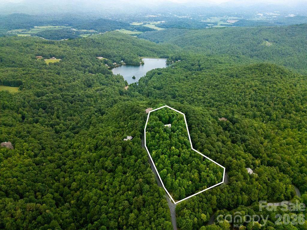 40 Walnut Ridge CIR, Brevard, NC 28712