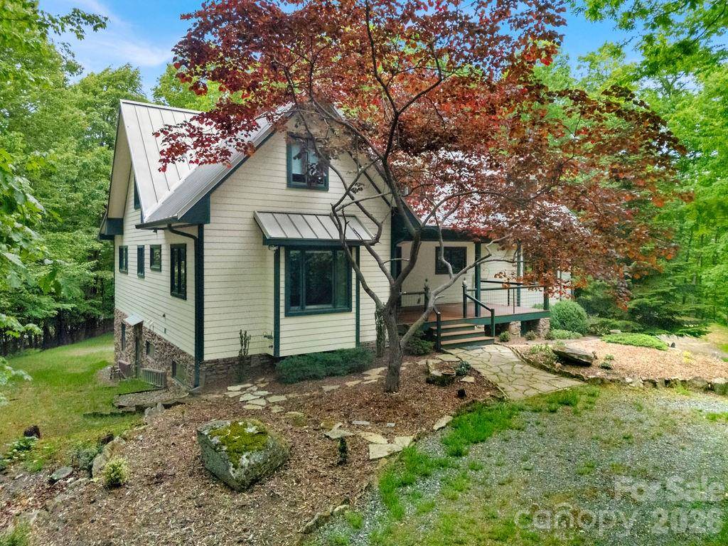 40 Walnut Ridge CIR, Brevard, NC 28712