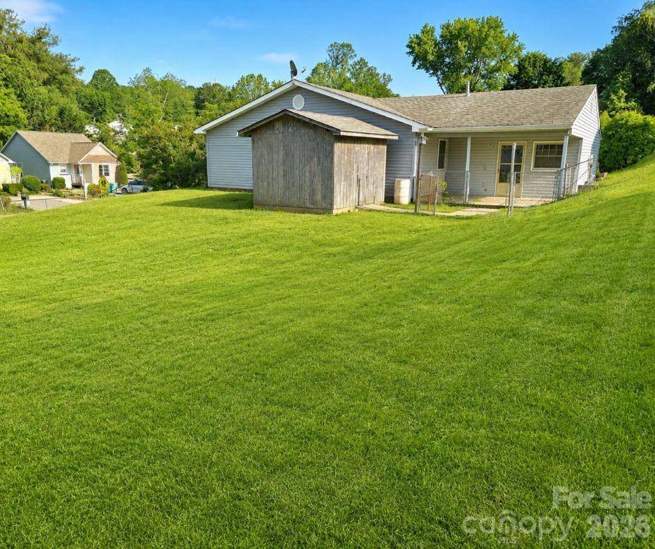 20 Mount Carmel DR, Asheville, NC 28806