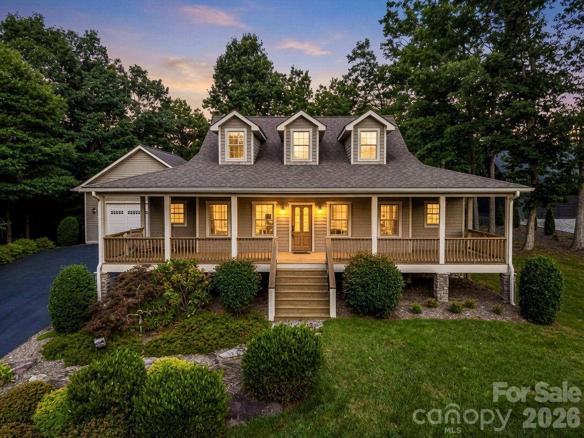 82 Red Mulberry DR, Zirconia, NC 28790