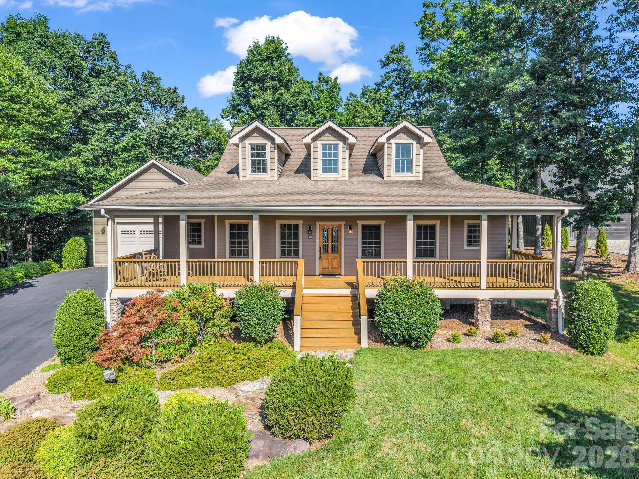 82 Red Mulberry DR, Zirconia, NC 28790