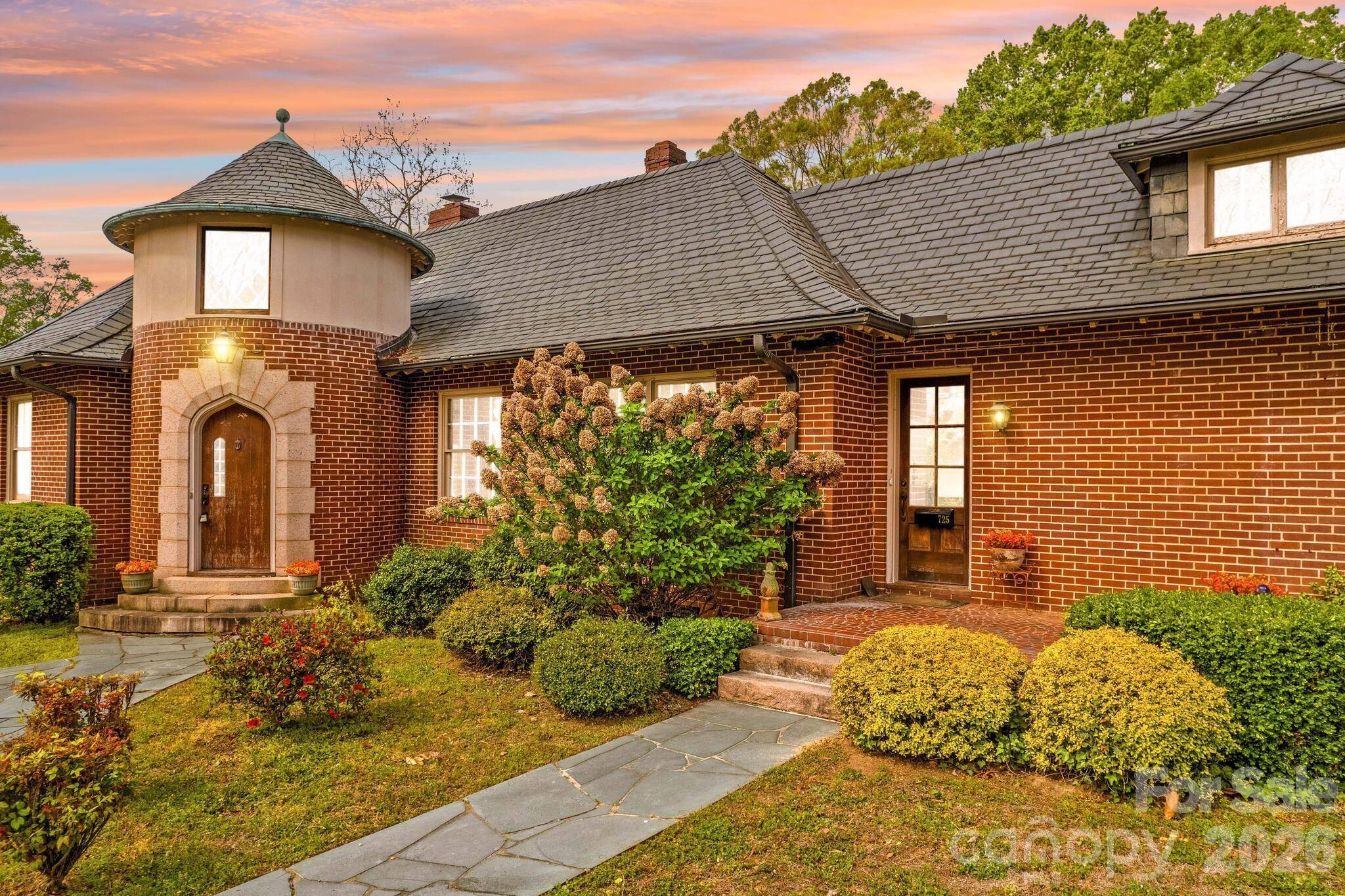 725 Mocksville AVE, Salisbury, NC 28144