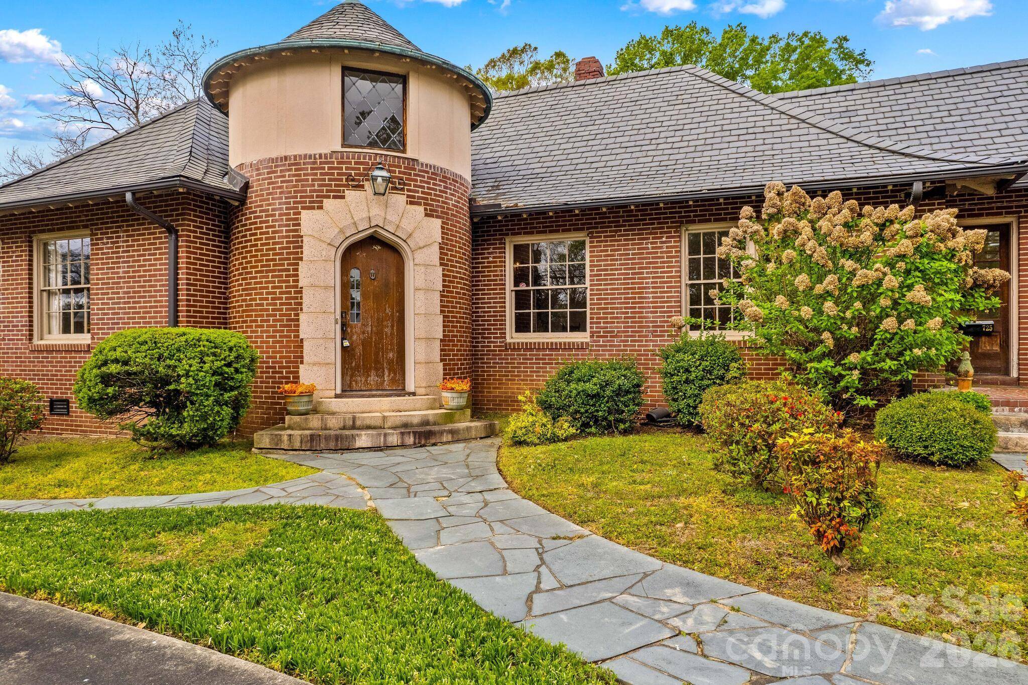 725 Mocksville AVE, Salisbury, NC 28144