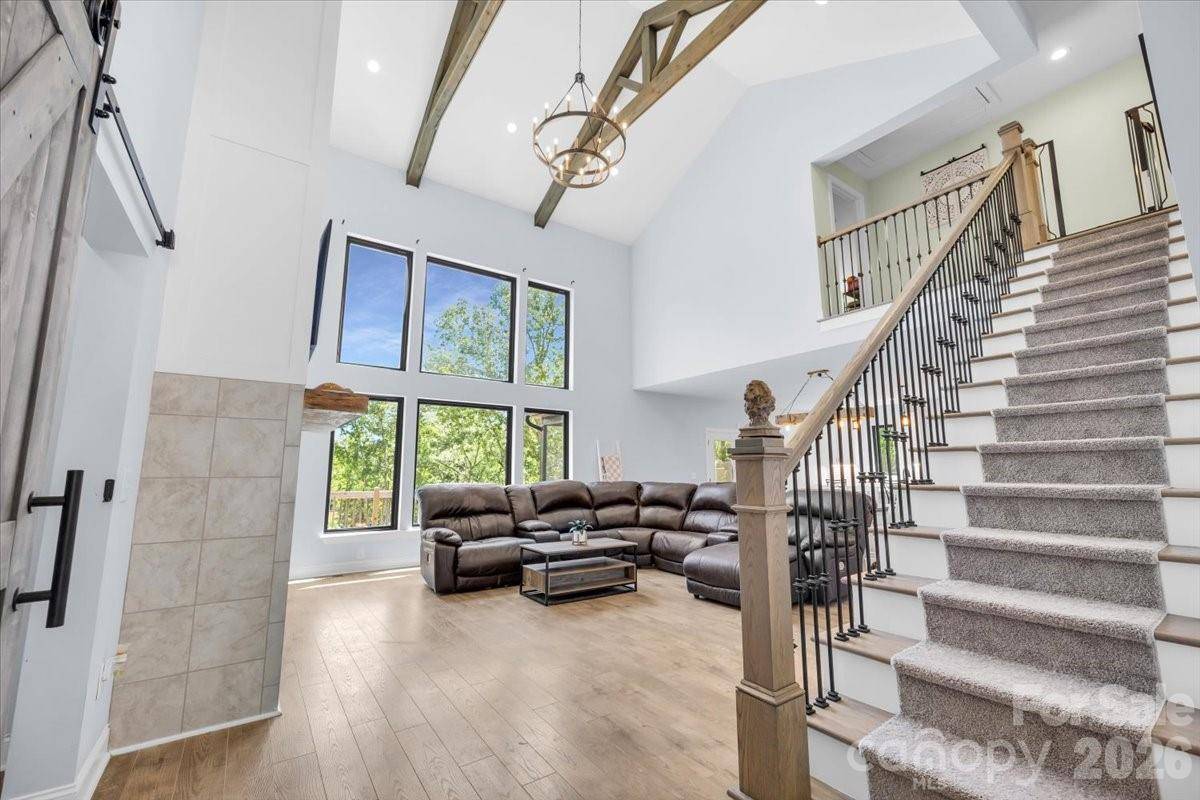 1194 99 Island RD, Blacksburg, SC 29702