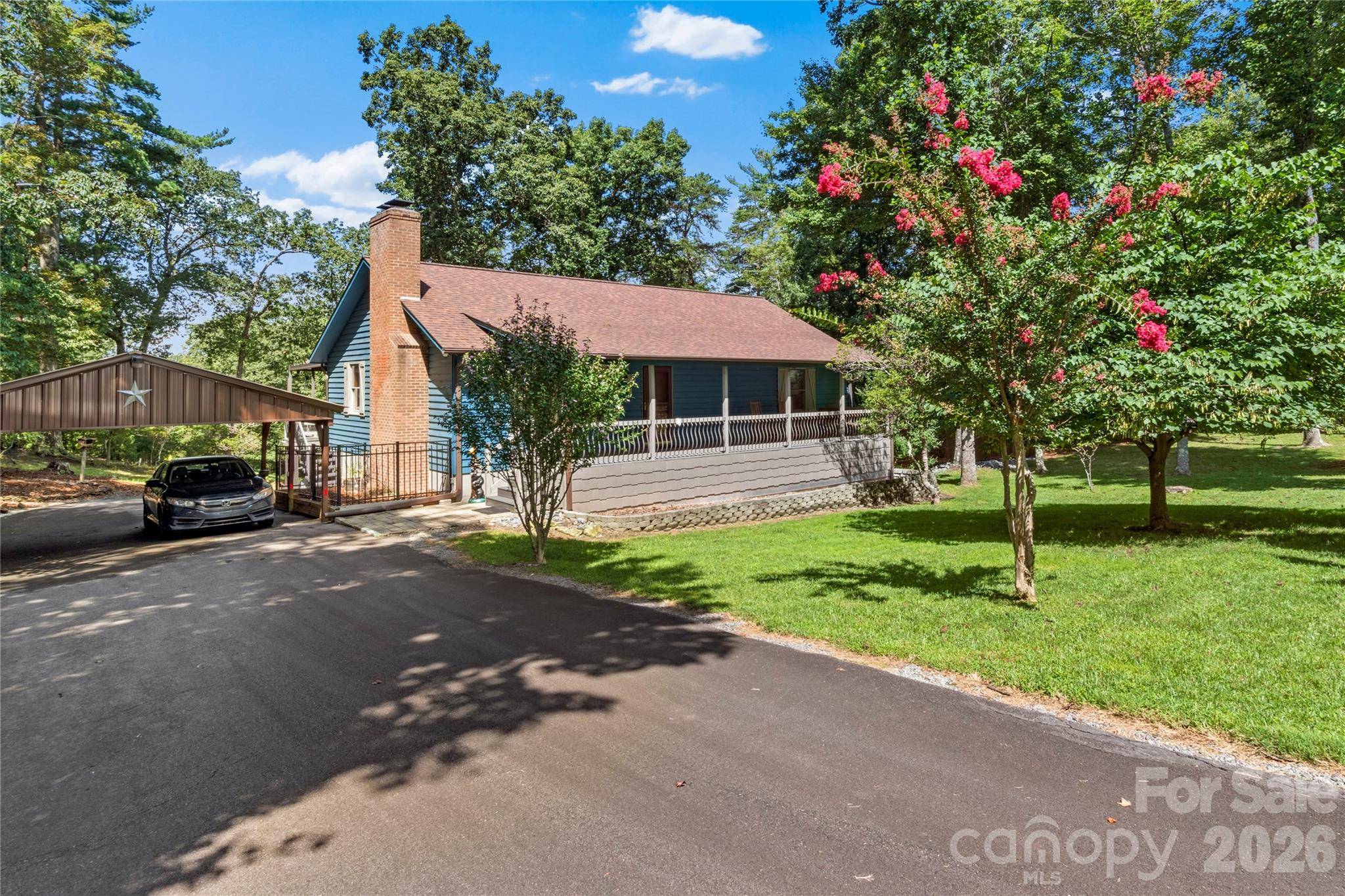 1502 Greenstreet DR, Traphill, NC 28685