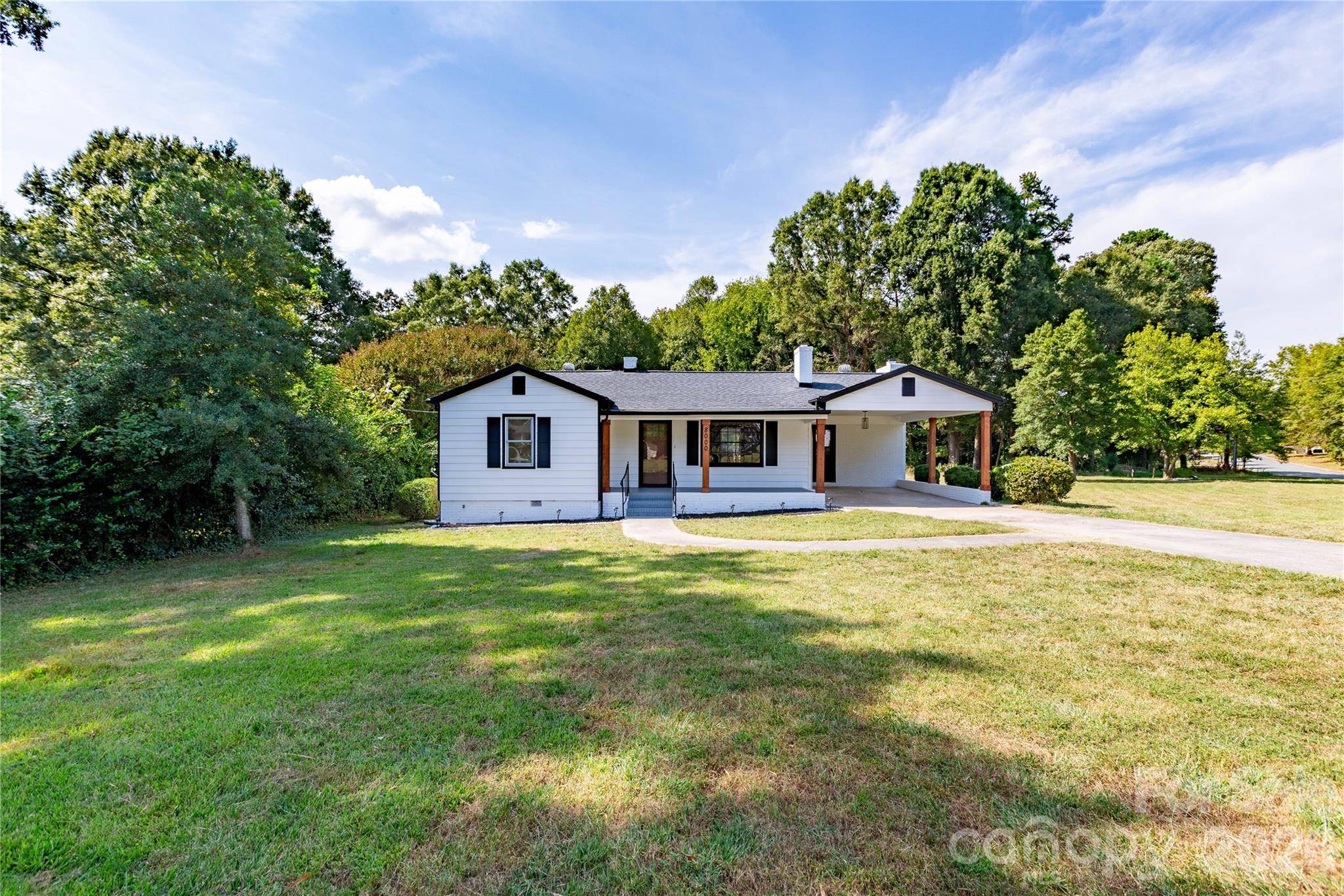 8000 Chapman ST, Charlotte, NC 28216